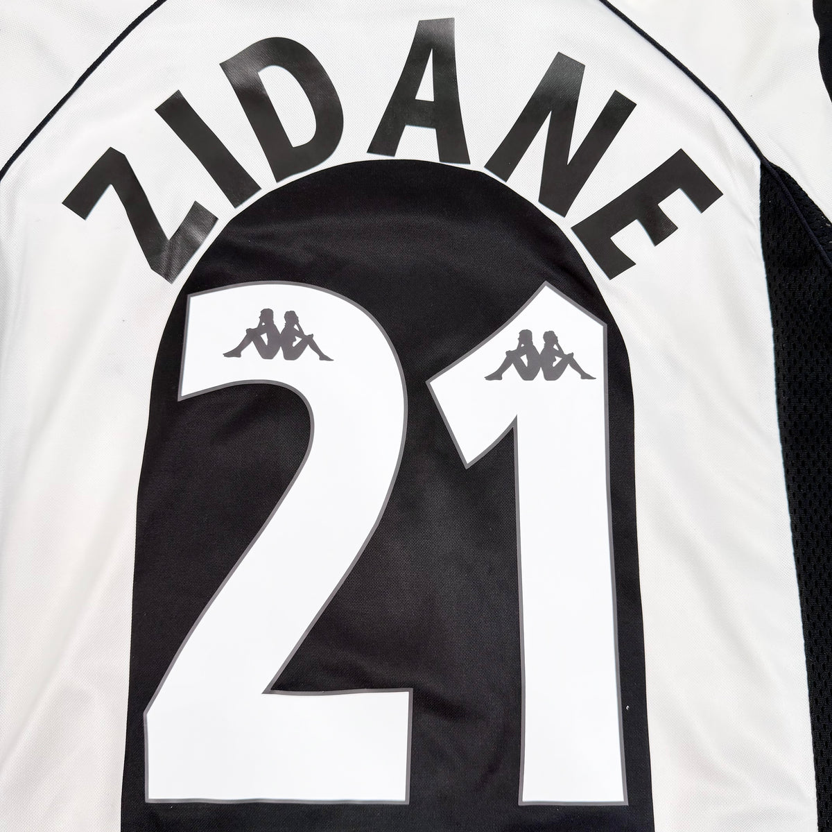 1997/98 Juventus Home Shirt - Zidane - XL
