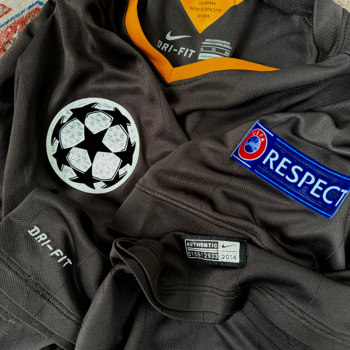 2014/15 AS Roma Third Shirt - Totti - XL