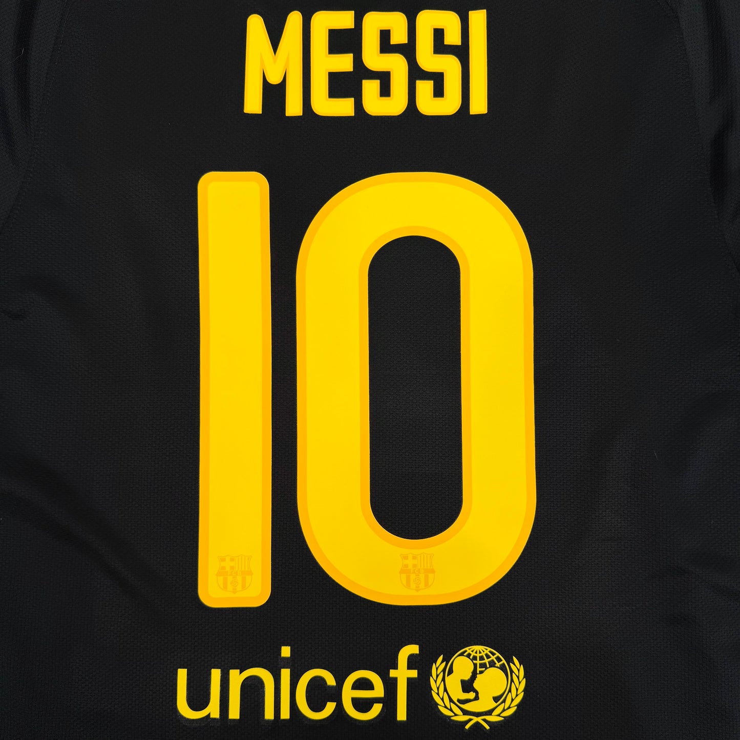 2011/12 Barcelona Away Longsleeve Shirt - Messi - M