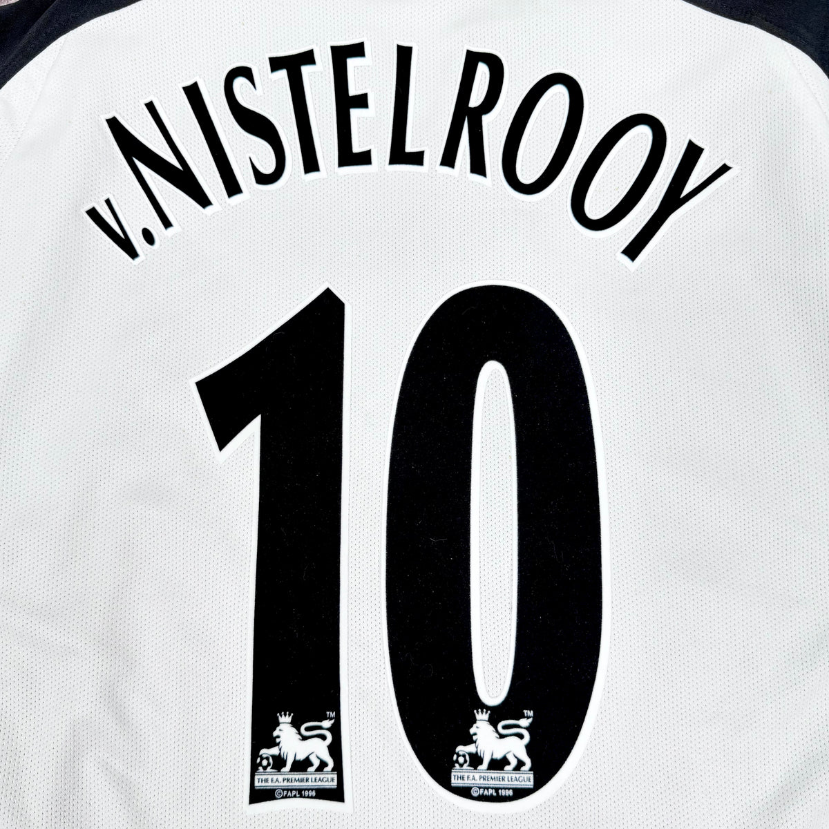 2001/02 Manchester United Centenary Away Shirt - Van Nistelrooy - M