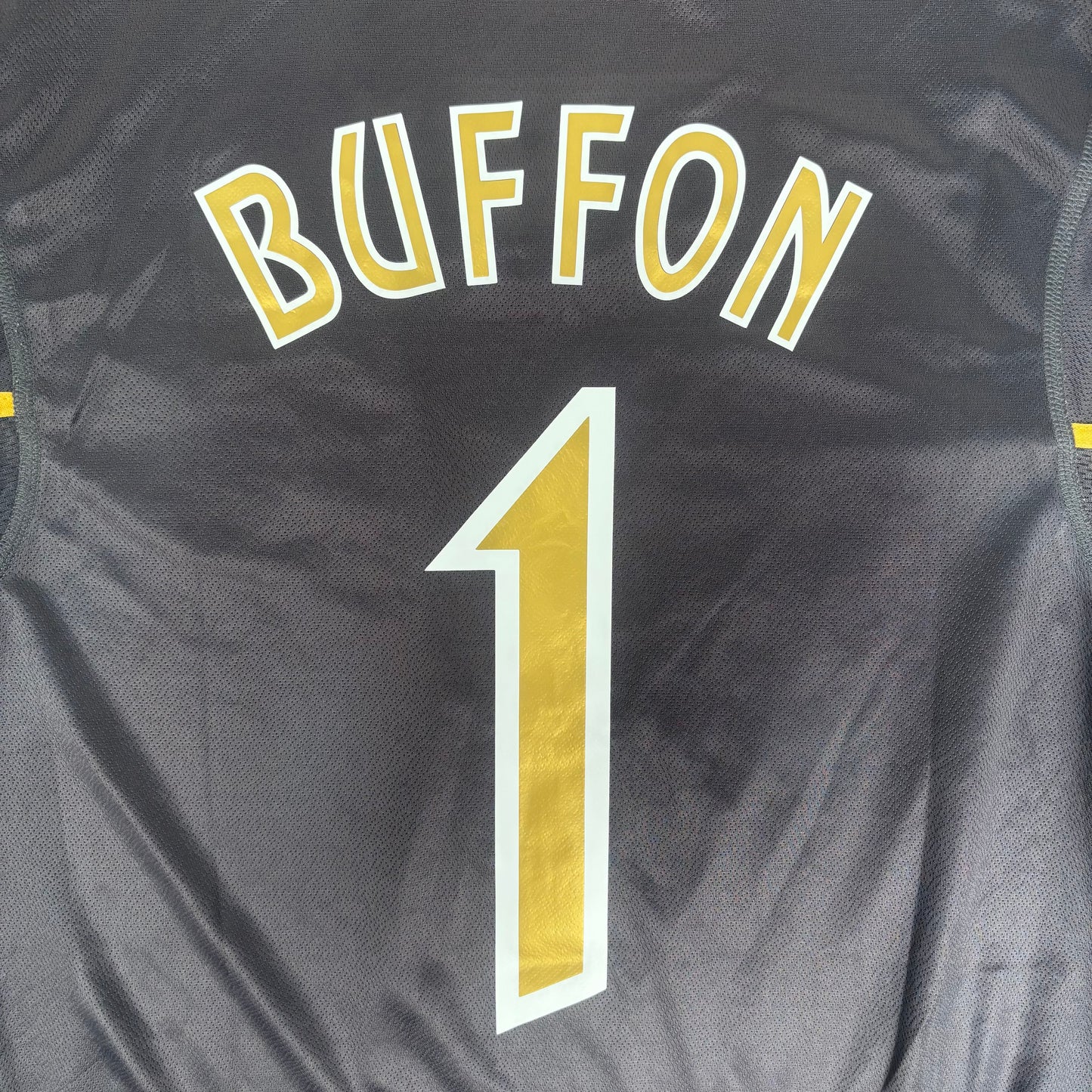 2003/04 Italy Home Longsleeve Shirt - Buffon - M
