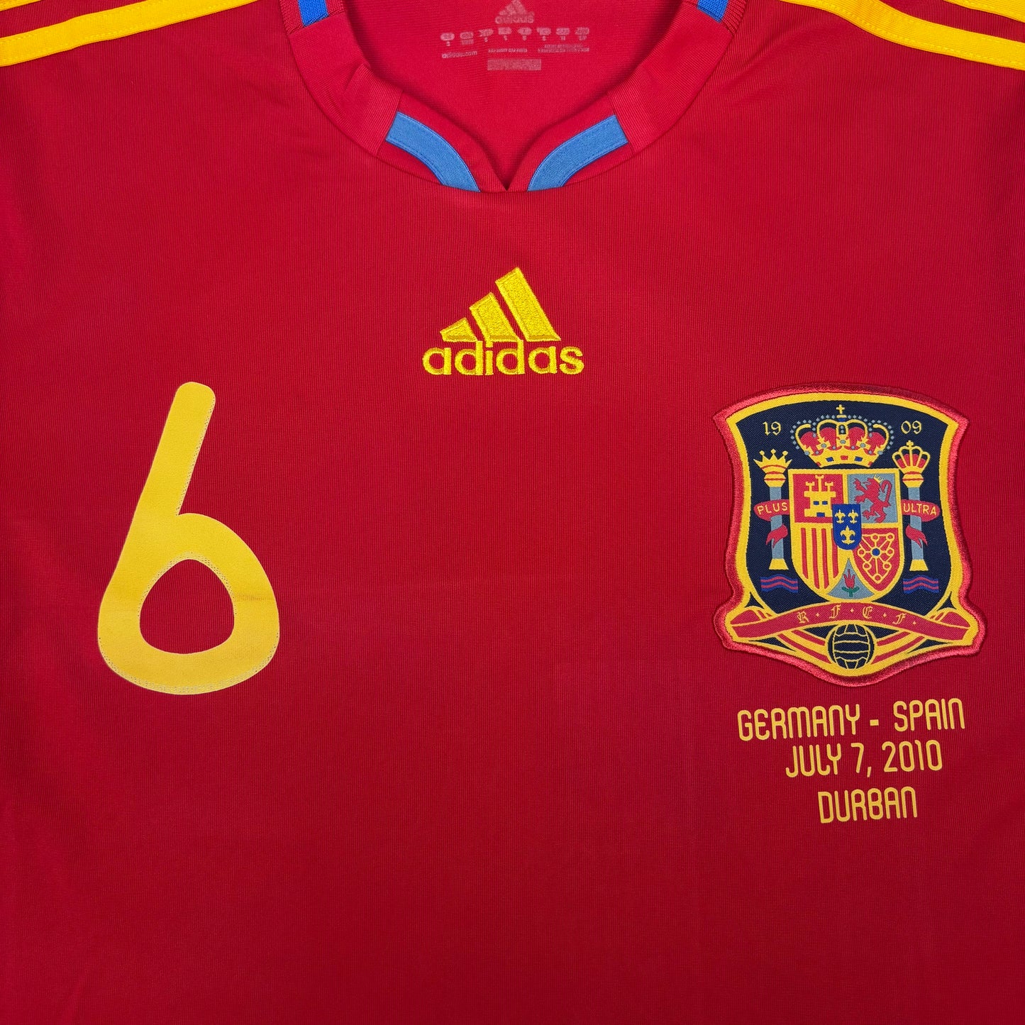 2010/11 Spain Home Shirt - Iniesta - S