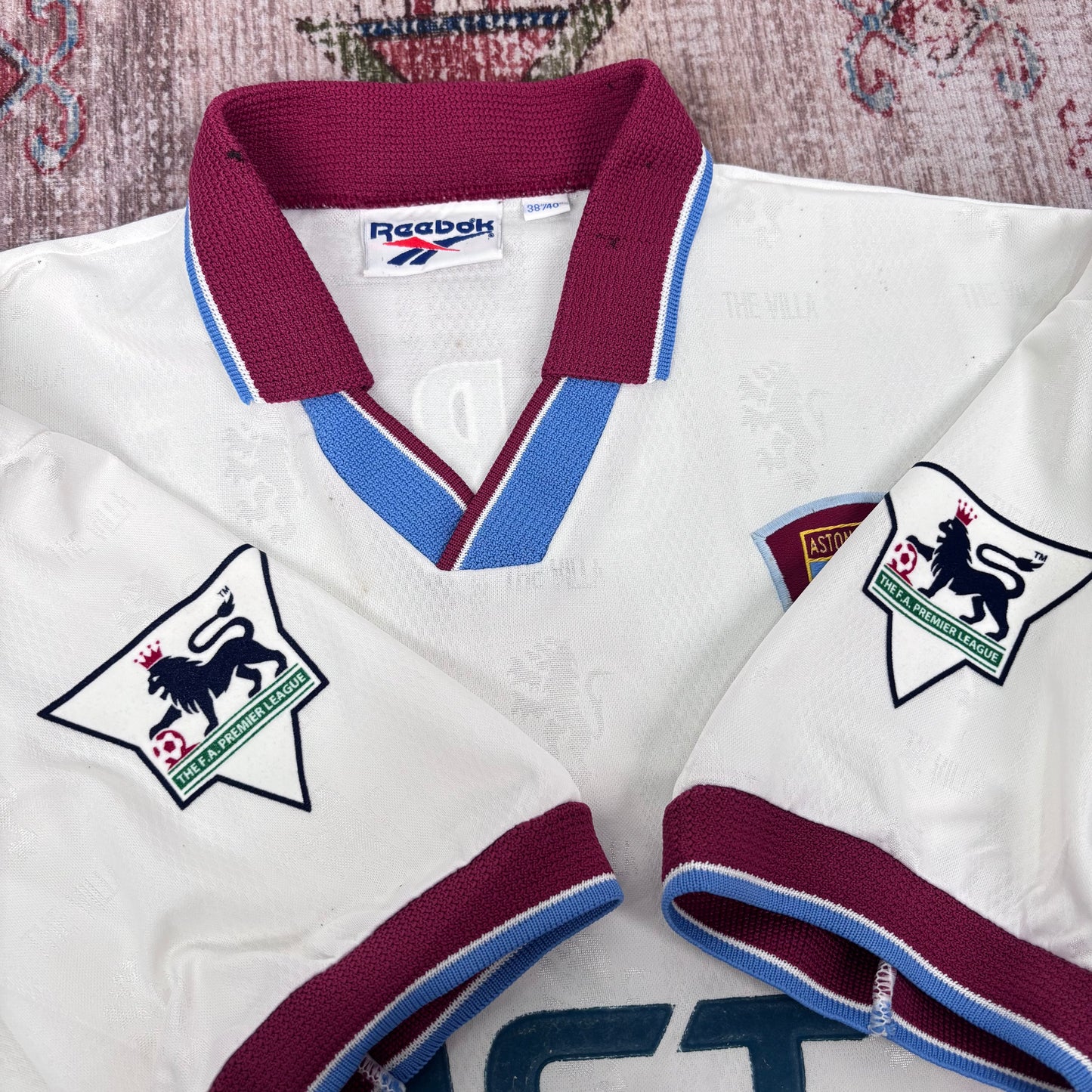 1997/98 Aston Villa Away Shirt - Yorke - L