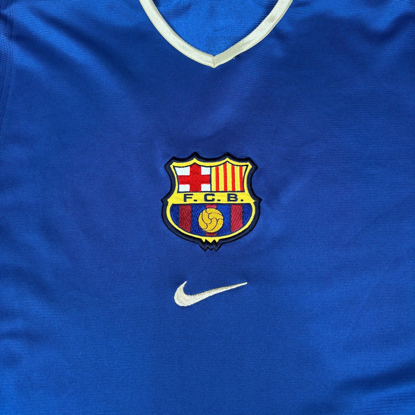 2001/02 Barcelona Third Shirt - Xavi - M