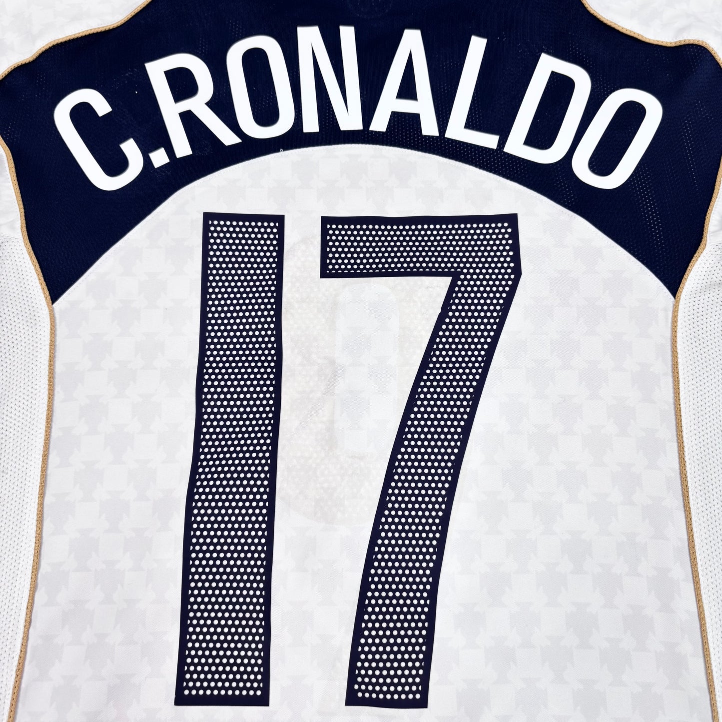 2004/05 Portugal Away Shirt - Cristiano Ronaldo - L