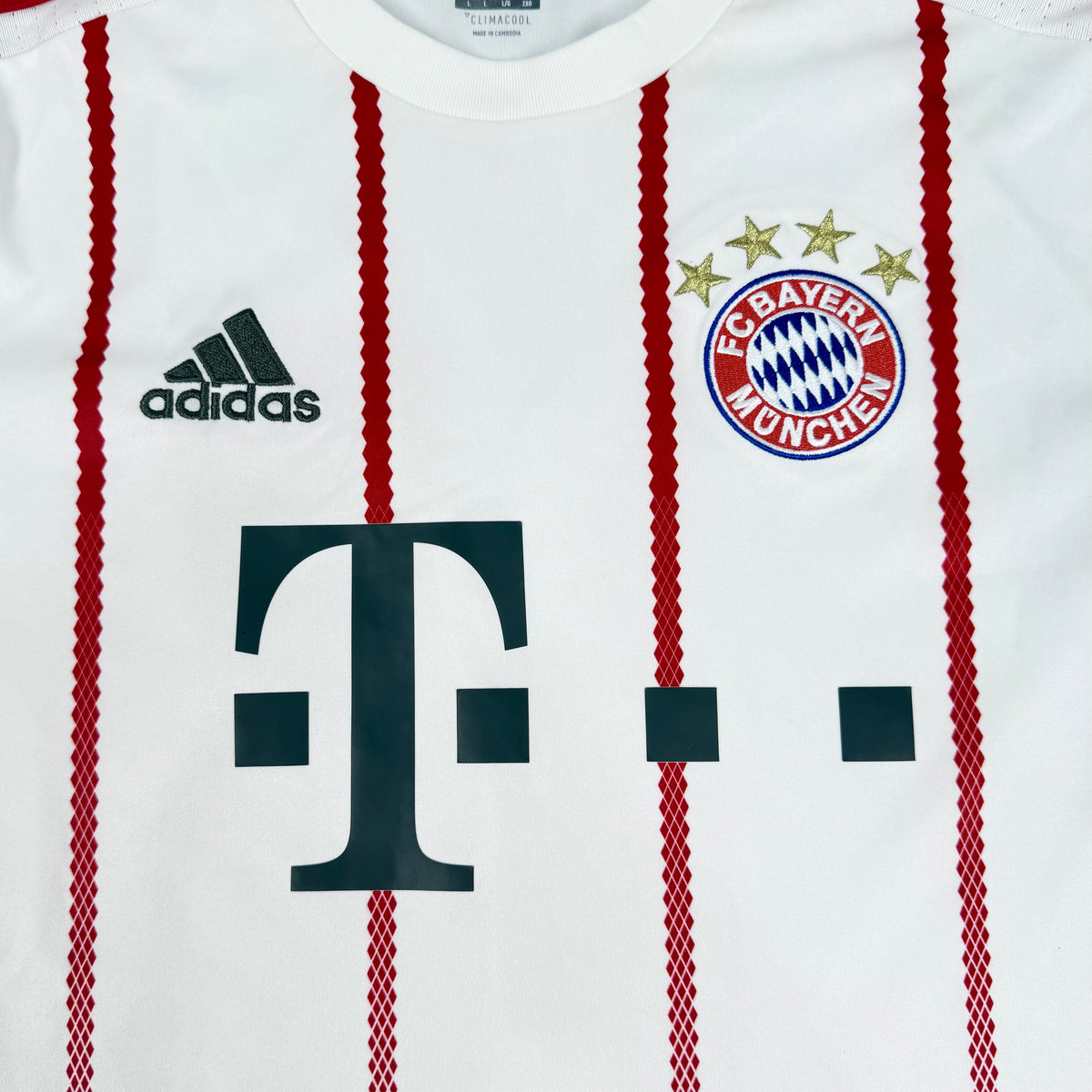 2017/18 Bayern Munich Third Shirt - Vidal - L