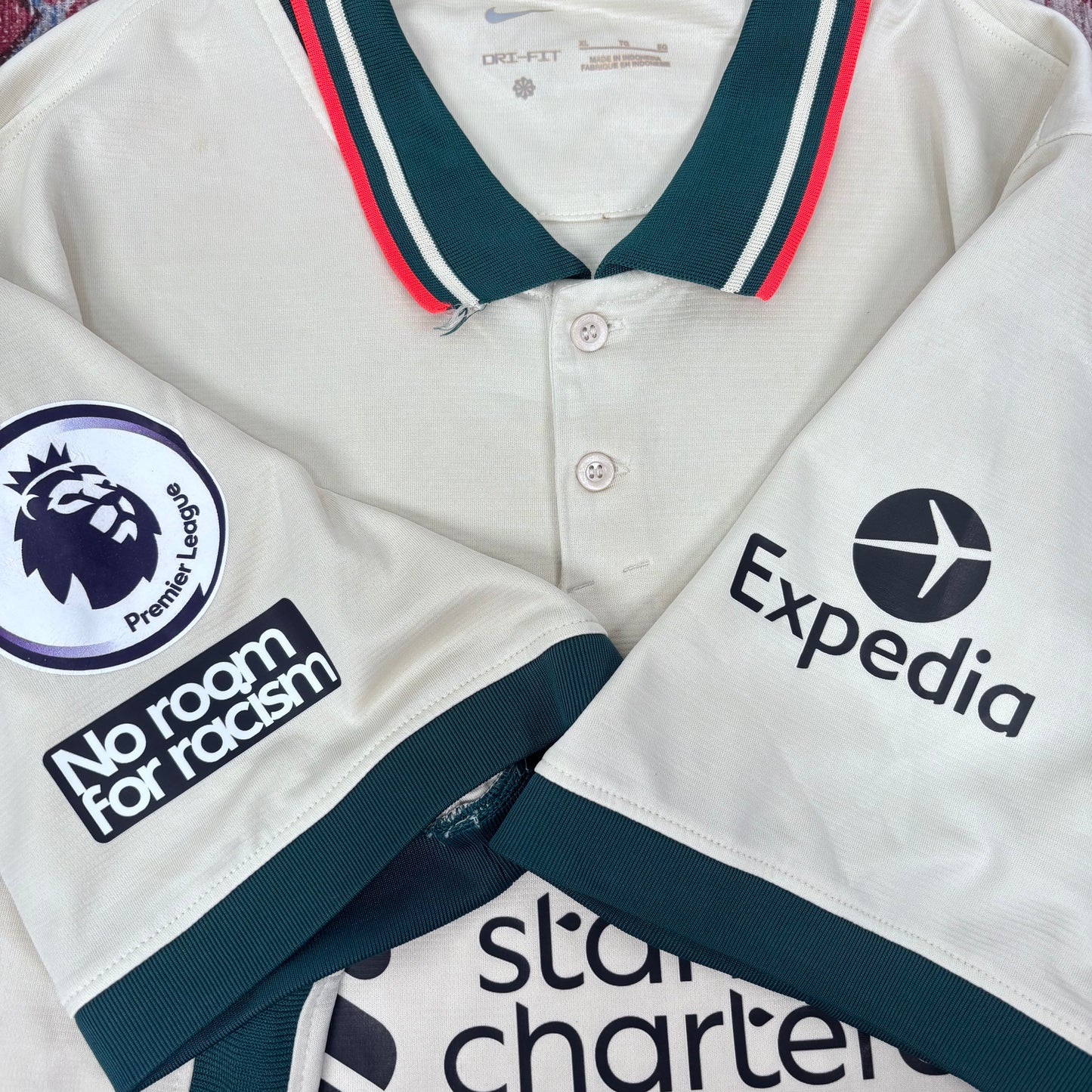 2021/22 Liverpool Away Shirt - Salah - XL