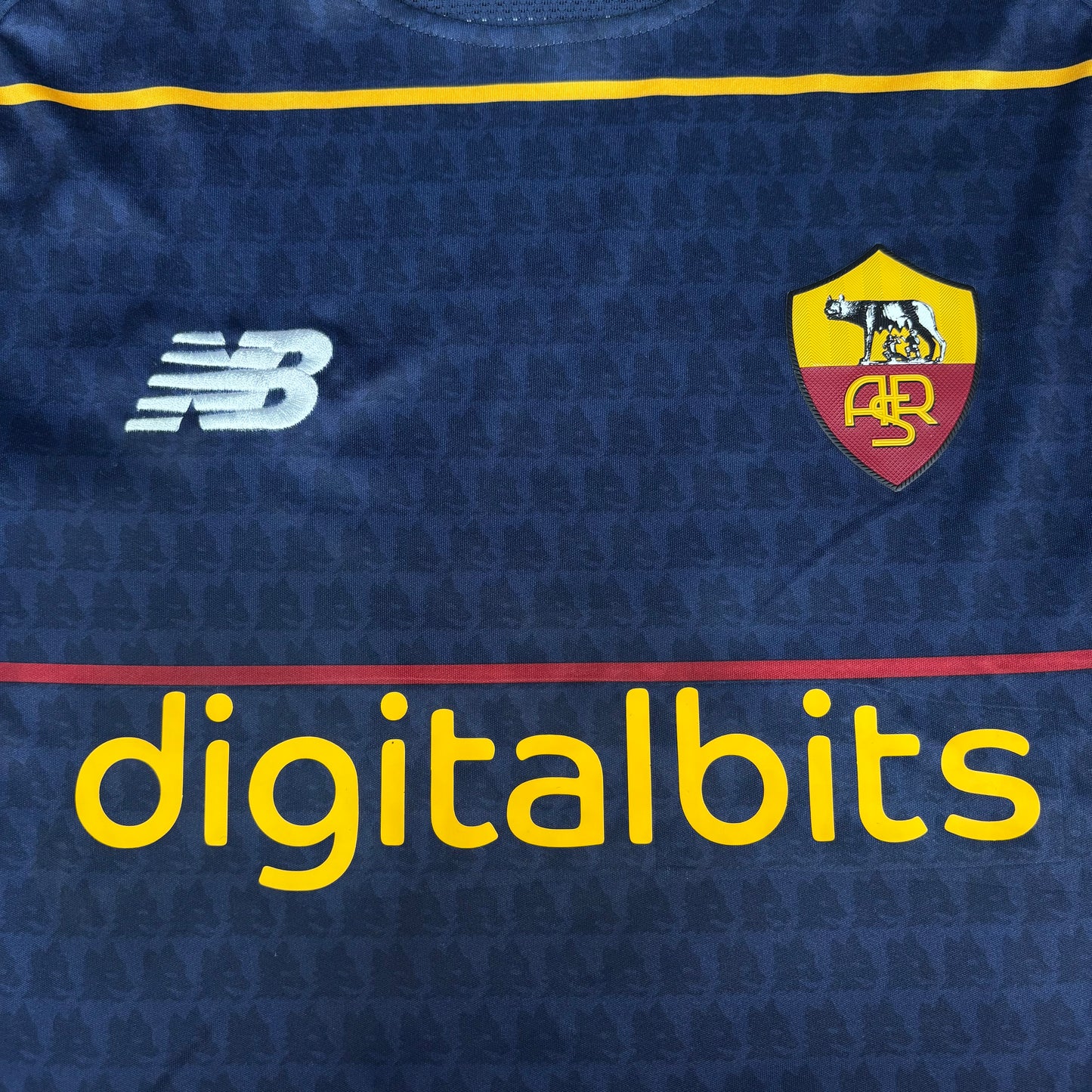 2021/22 AS Roma Fourth Shirt - Calafiori - M