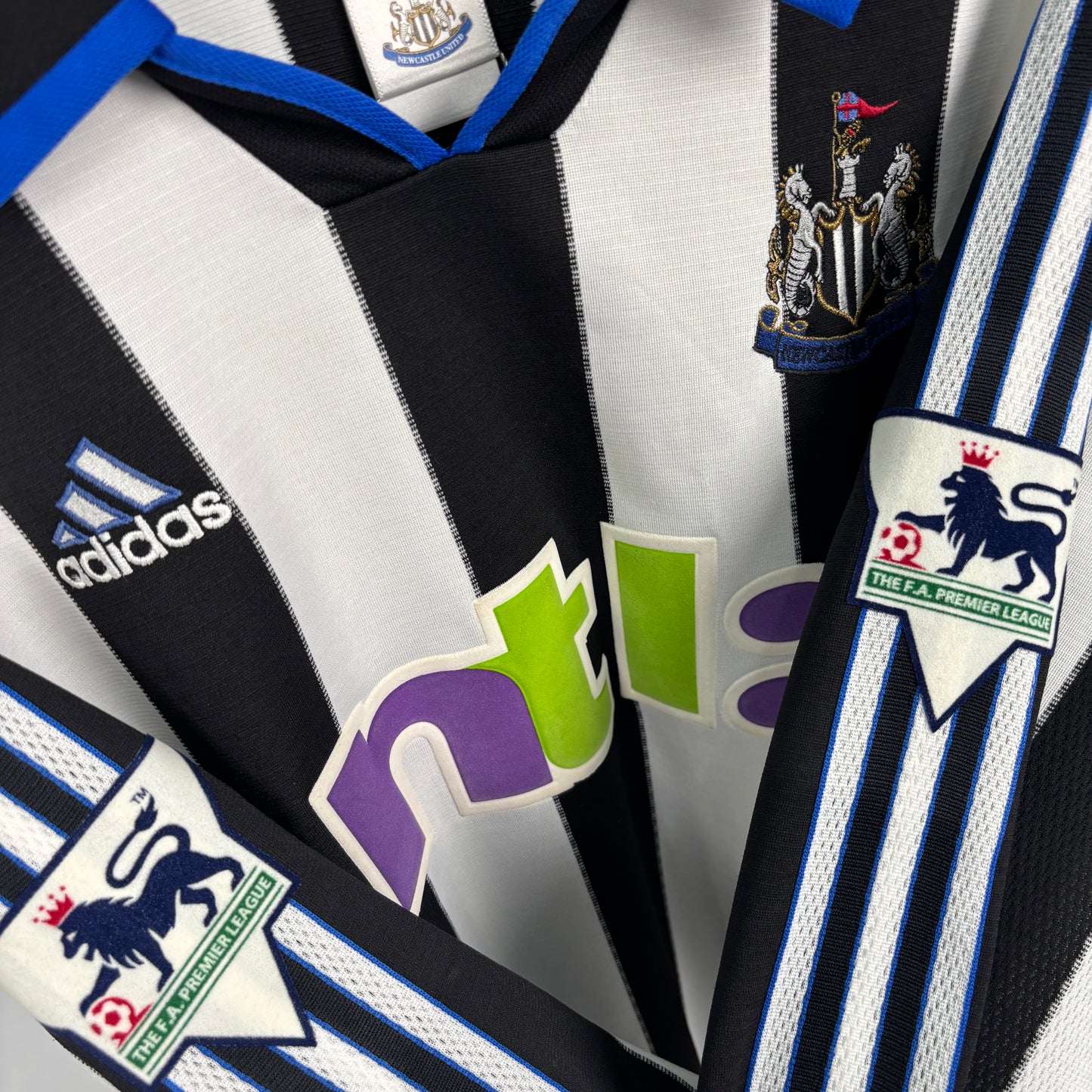 2000/01 Newcastle United Home Shirt Longsleeve - Solano