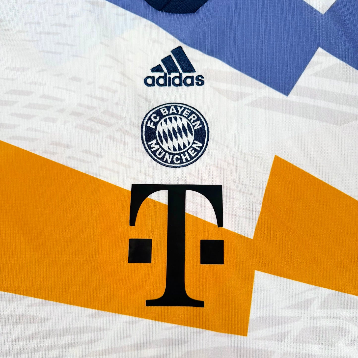 2022/23 Bayern Munich Fourth Shirt - Kimmich - XXL