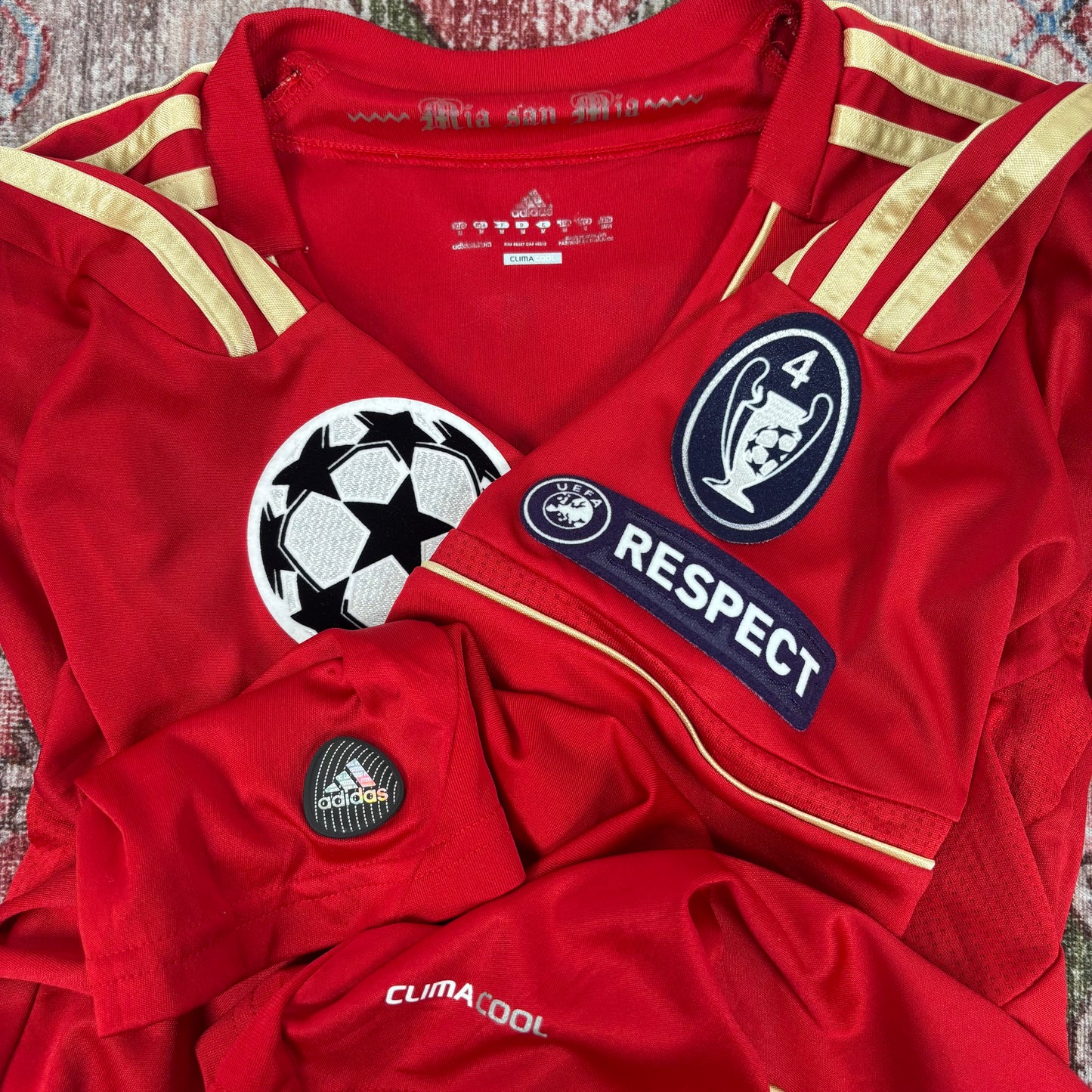 2011/12 Bayern Munich Home Shirt - Robben - M