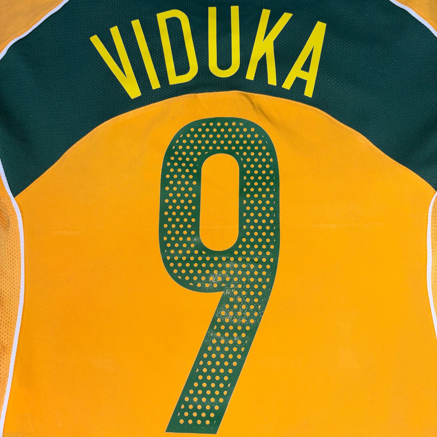 2005/06 Australia Home Shirt - Viduka - S