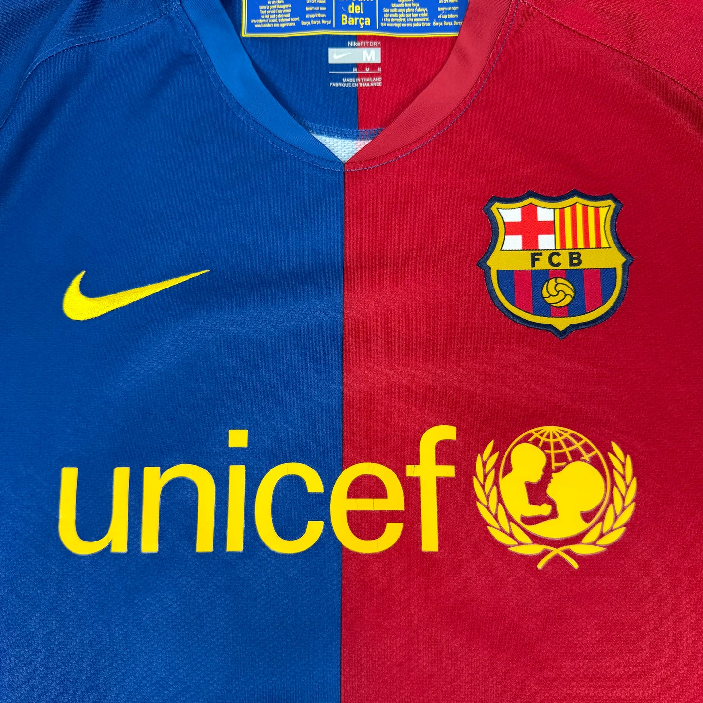 2008/09 Barcelona Home Shirt - Messi - M