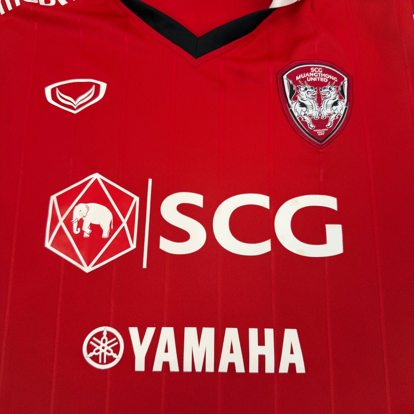 2013/14 Muangthong United Home Shirt - Teerasil - L