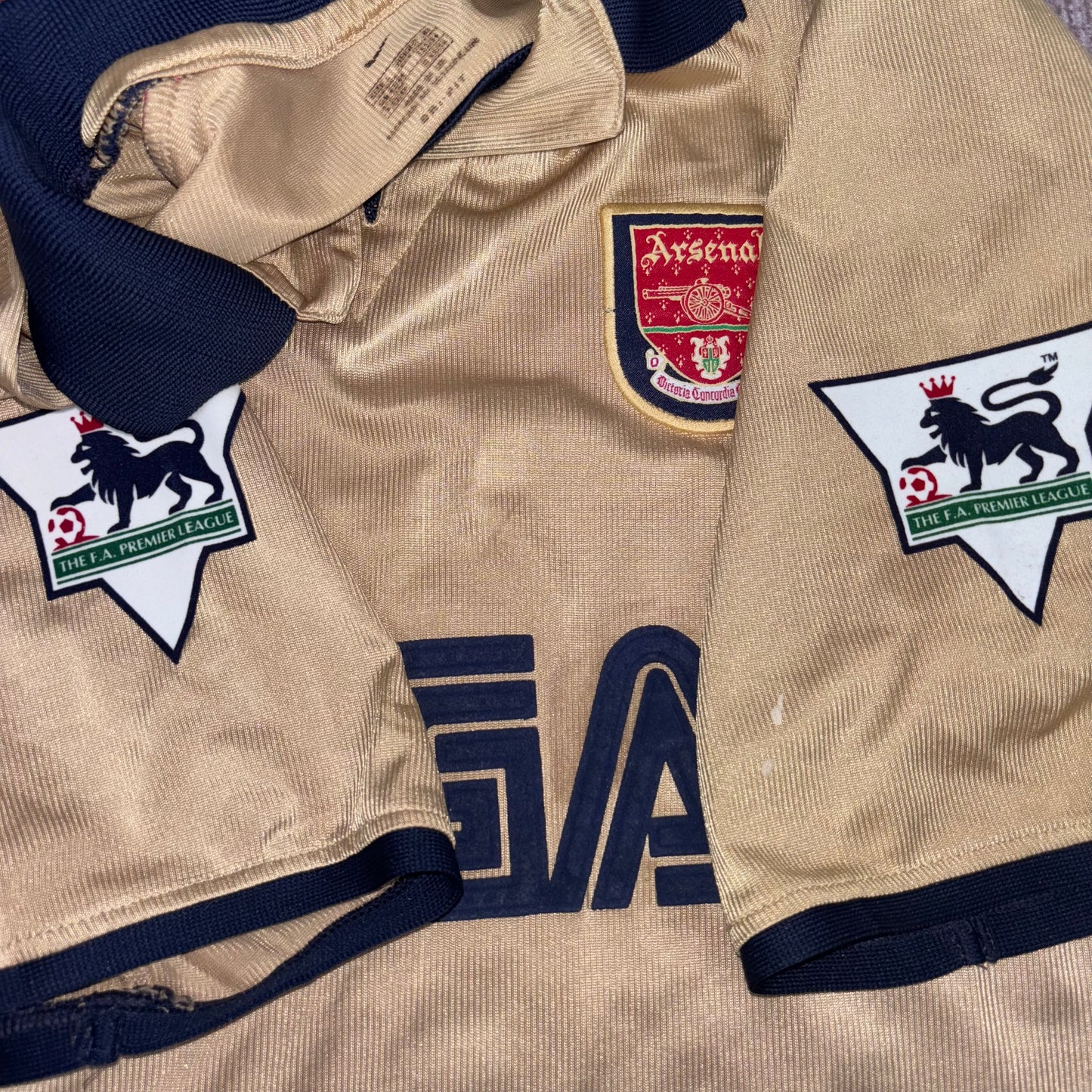 2001/02 Arsenal Away Shirt - Henry - L