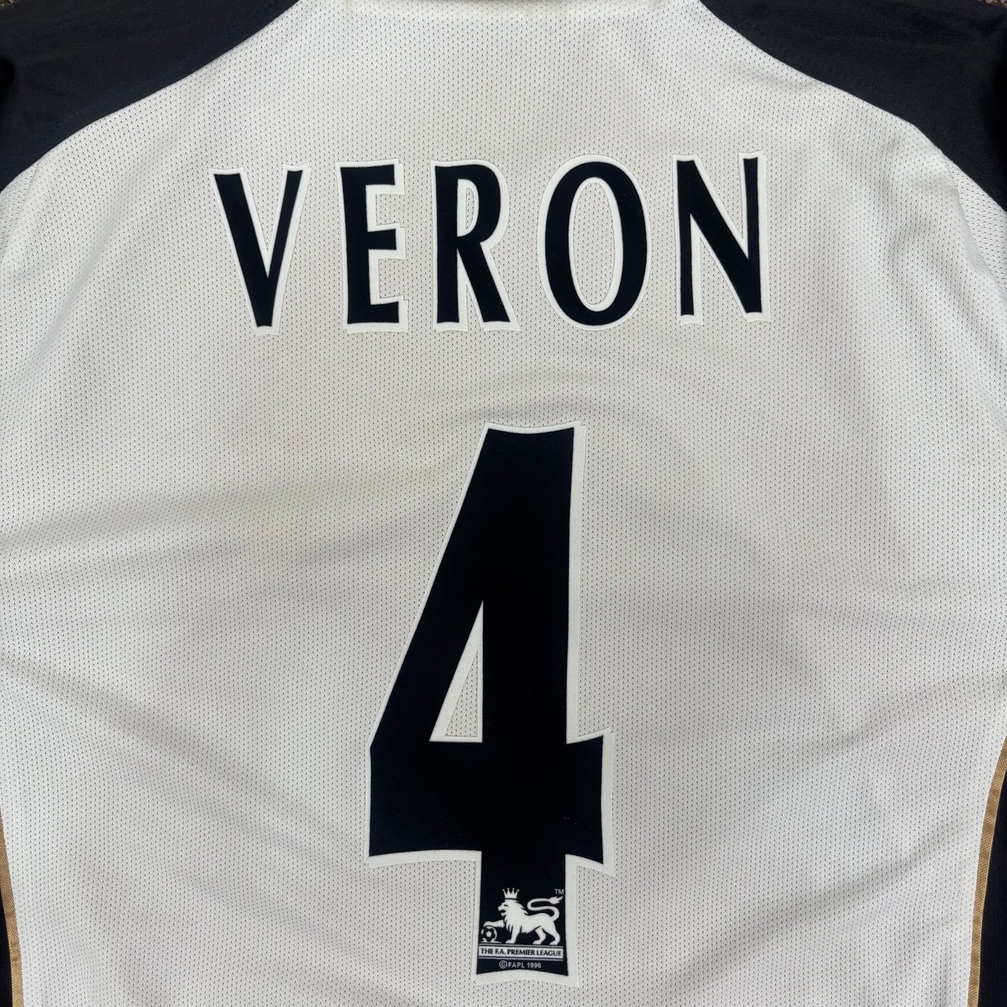 2001/02 Manchester United Centenary Shirt - Veron - L