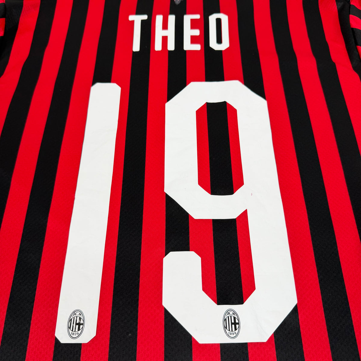 2019/20 AC Milan Home Shirt - Theo - M