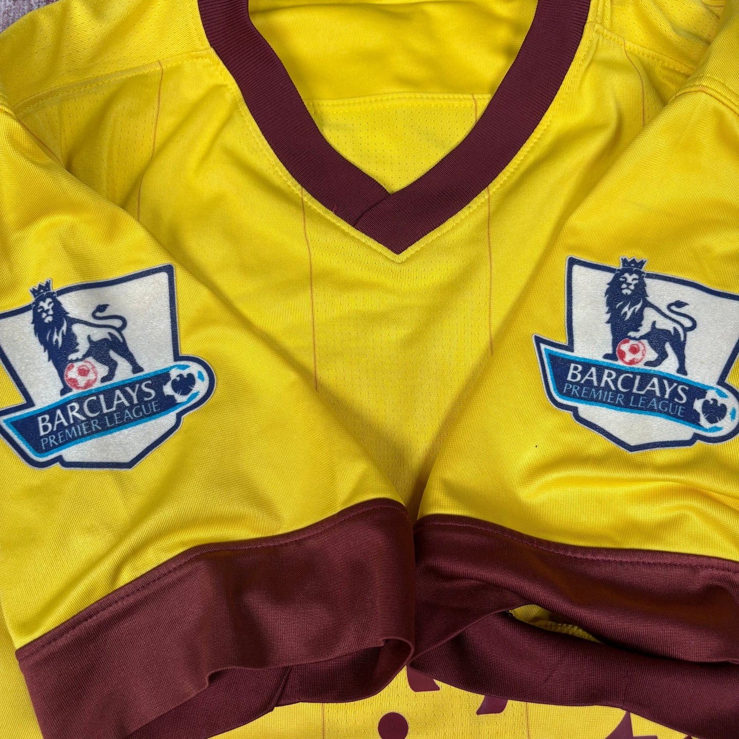 2010/11 Arsenal Away Shirt with Short - Walcott - L