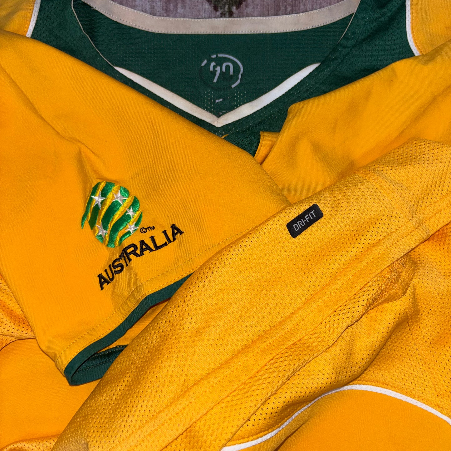 2005/06 Australia Home Shirt - Viduka - S