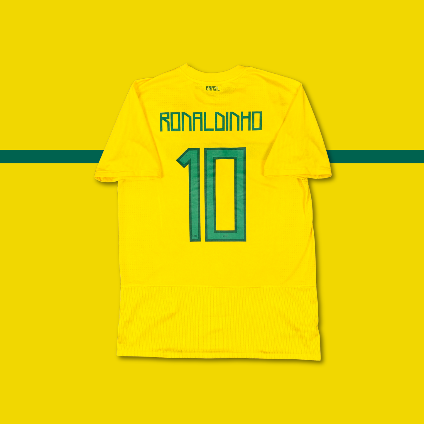 2011/12 Brazil Home Shirt - Ronaldinho - M