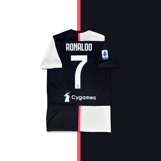 2019/20 Juventus Home Shirt - Cristiano Ronaldo - M