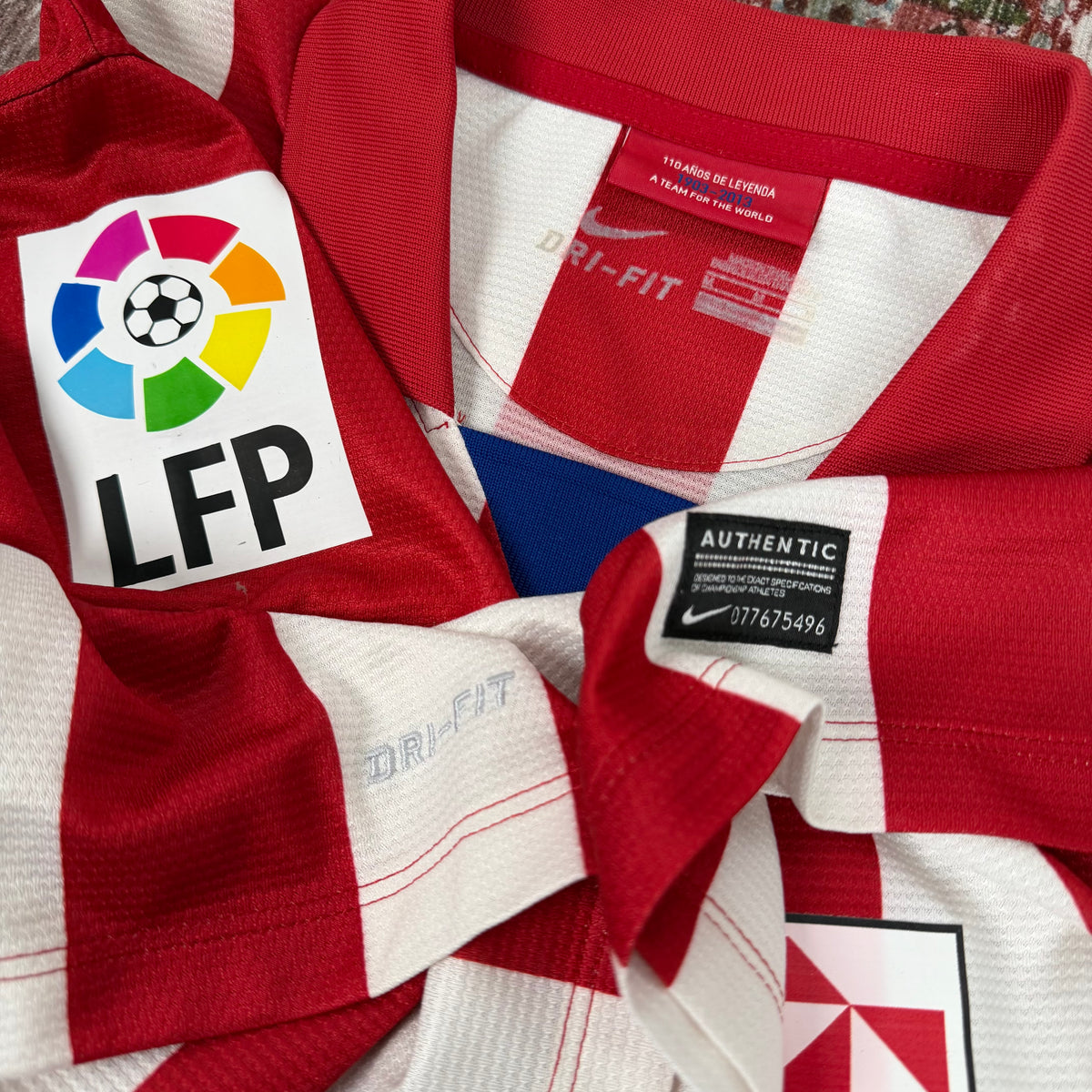 2013/14 Atletico Madrid Home Shirt - David Villa - M