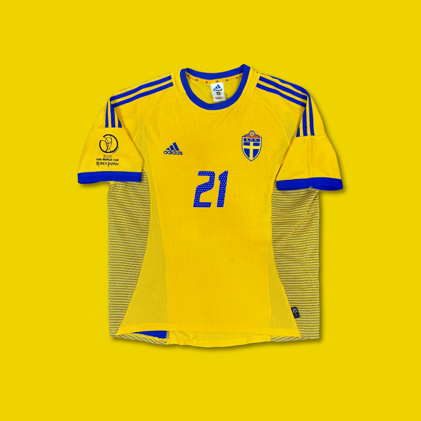 2002/03 Sweden Home Shirt - Ibrahimovic - L