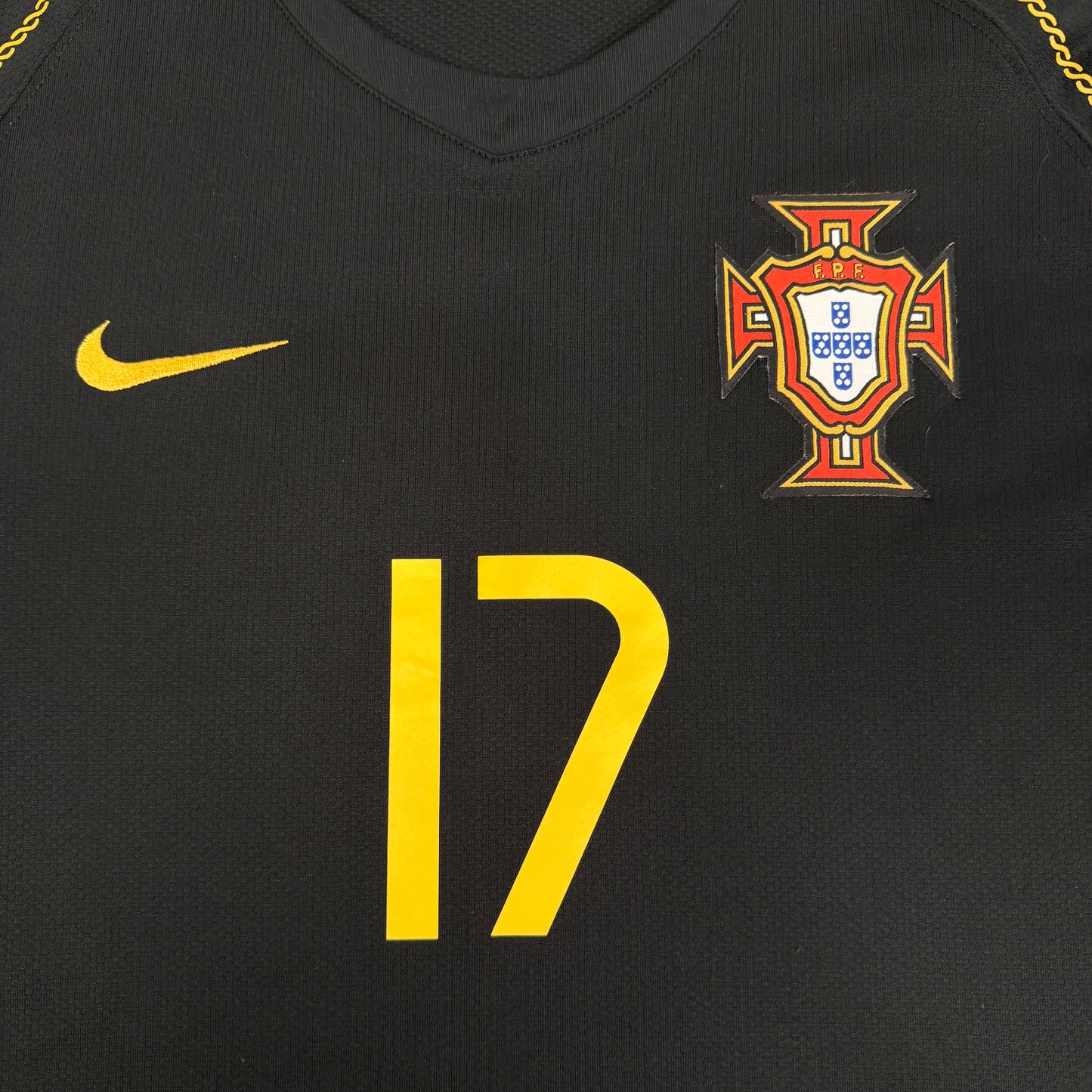 2006/07 Portugal Away Shirt - Cristiano Ronaldo - M