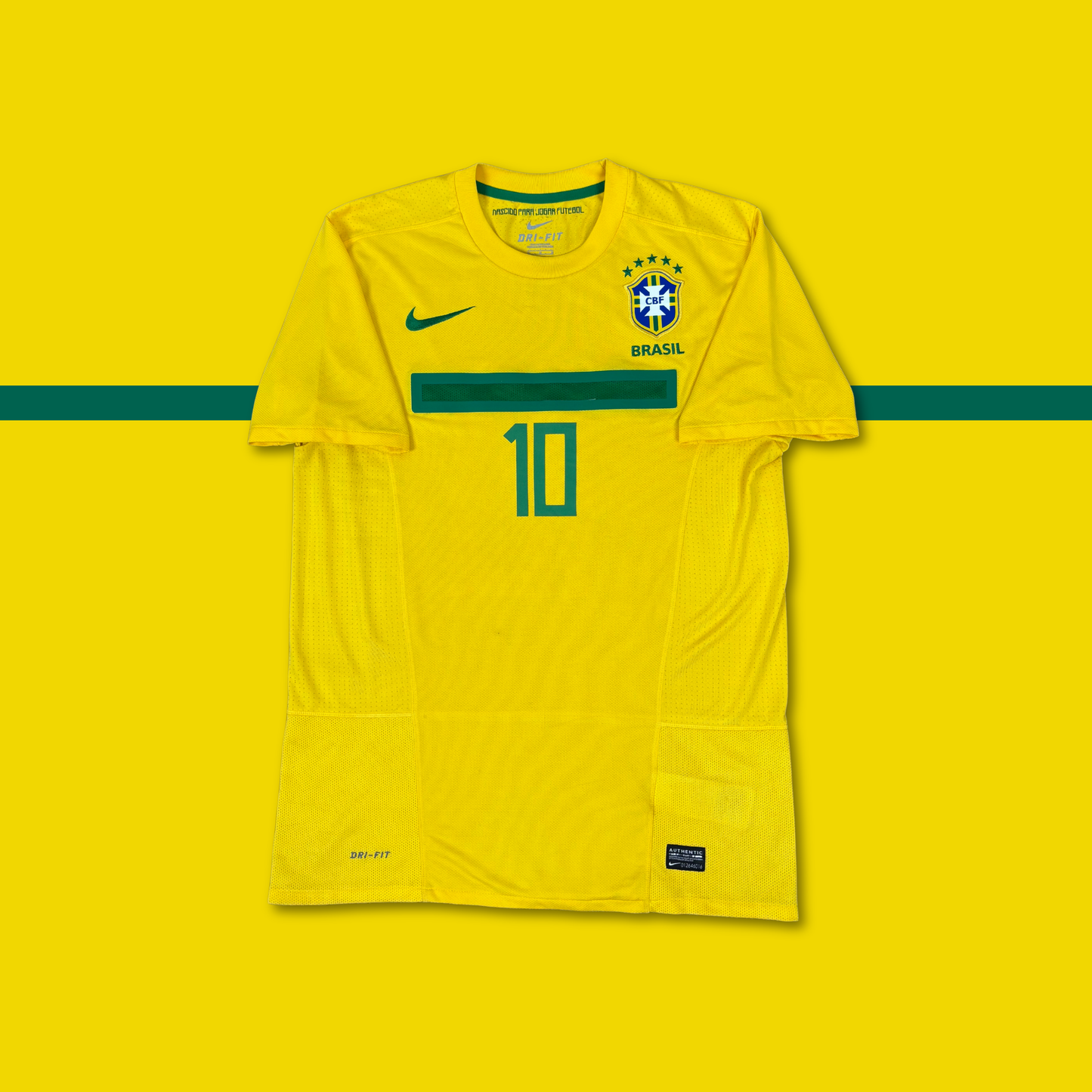2011/12 Brazil Home Shirt - Ronaldinho - M