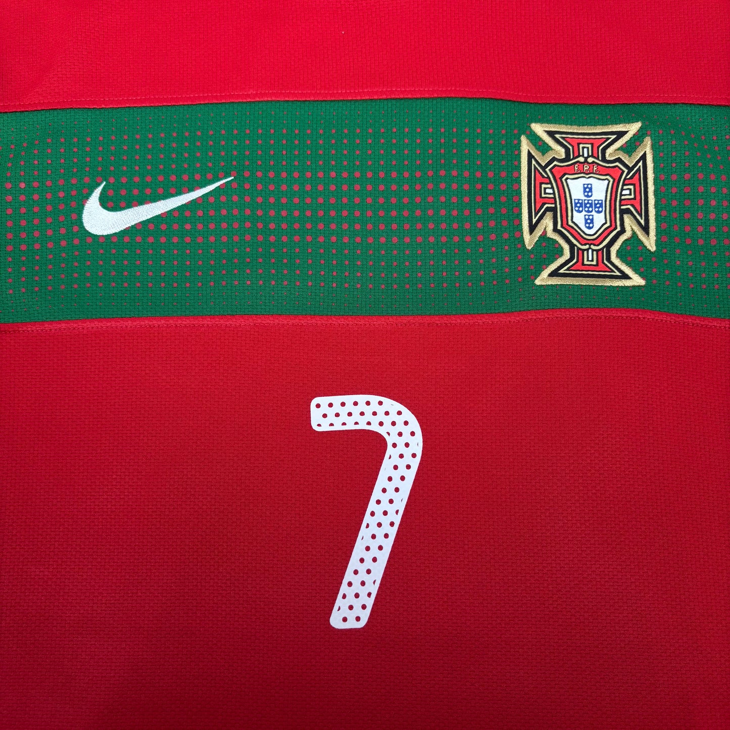 2010/11 Portugal Home Shirt - Cristiano Ronaldo - L