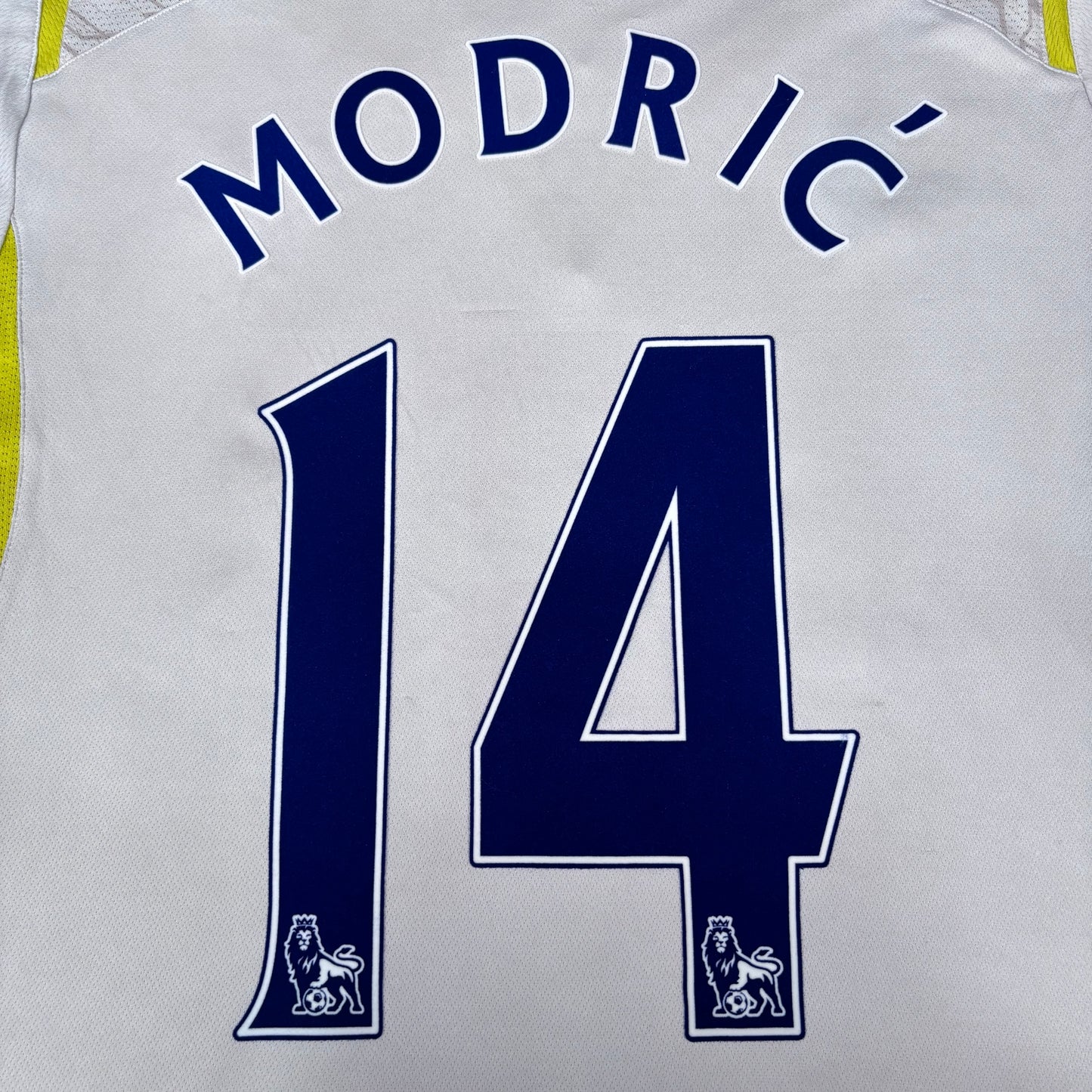 2009/10 Tottenham Hotspurs Home Shirt - Modric - L