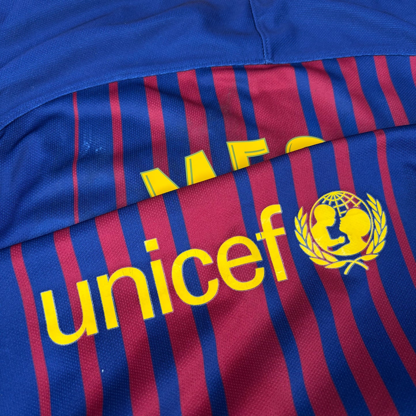 2017/18 Barcelona Home Shirt - Messi - M