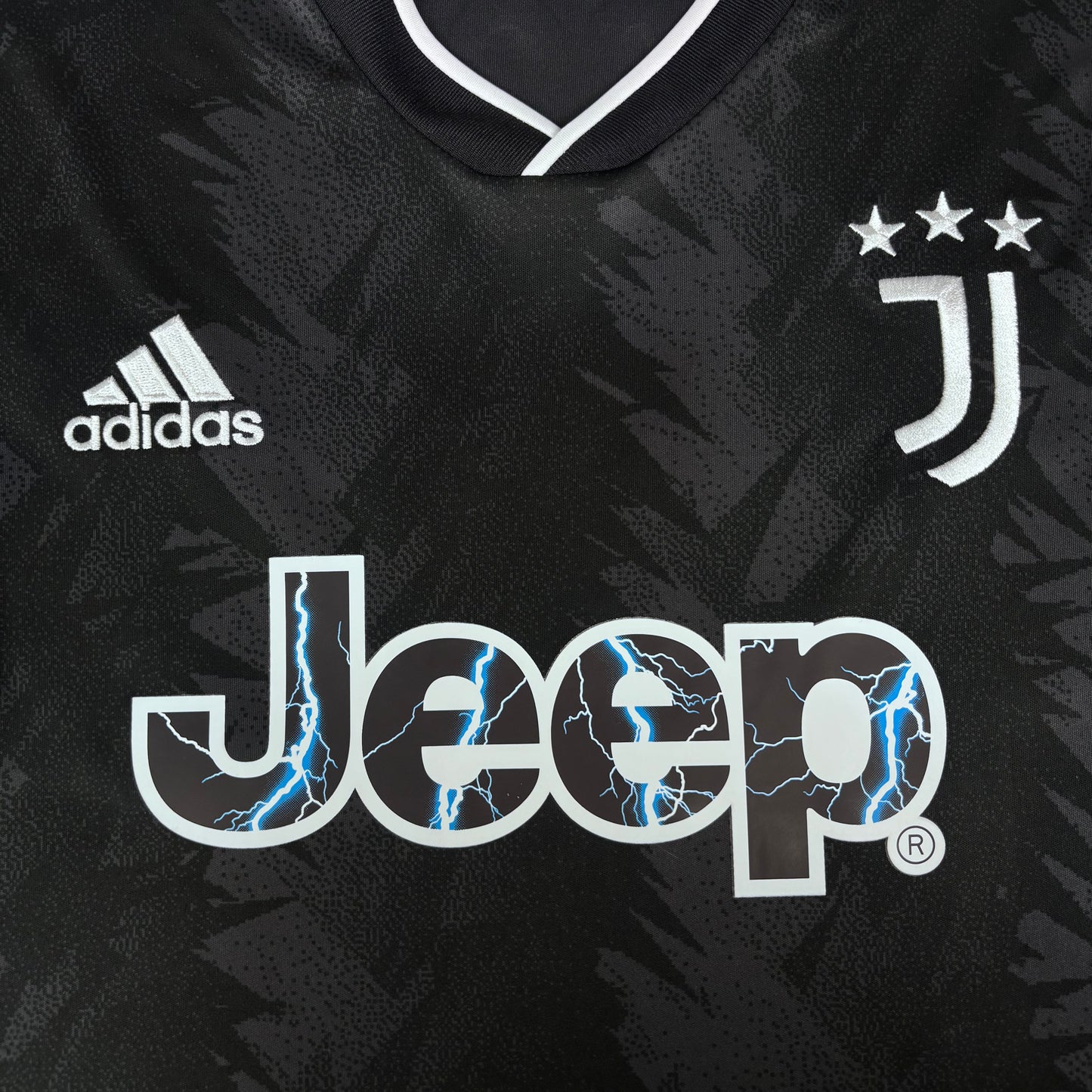 2022/23 Juventus Away Shirt - Di Maria - L