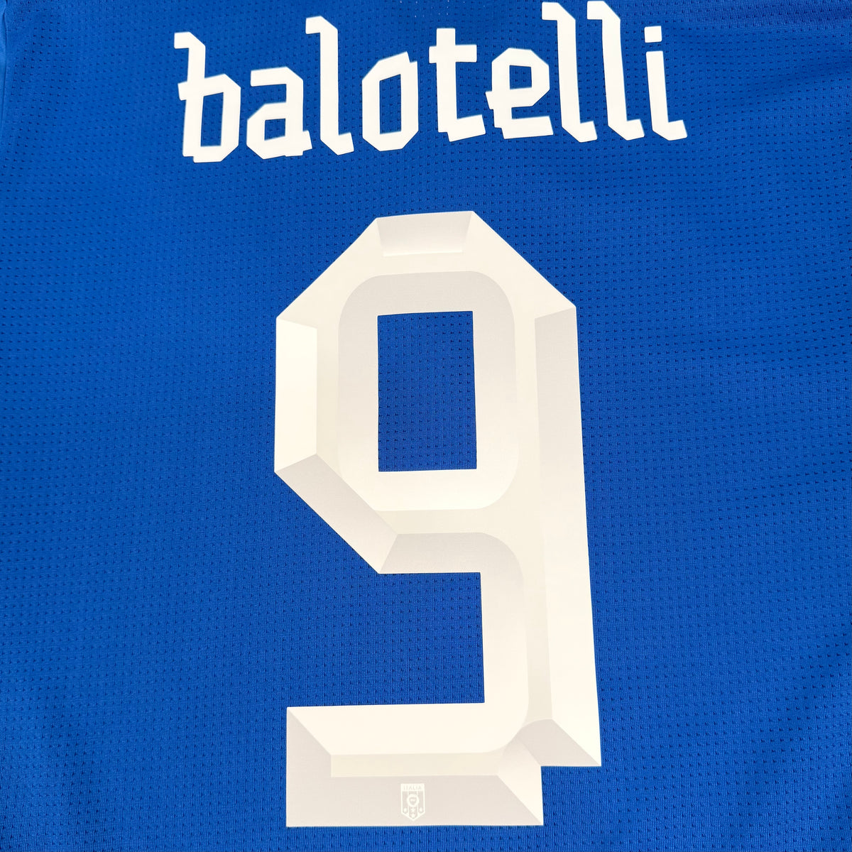 2012/13 Italy Home Shirt - Balotelli - M