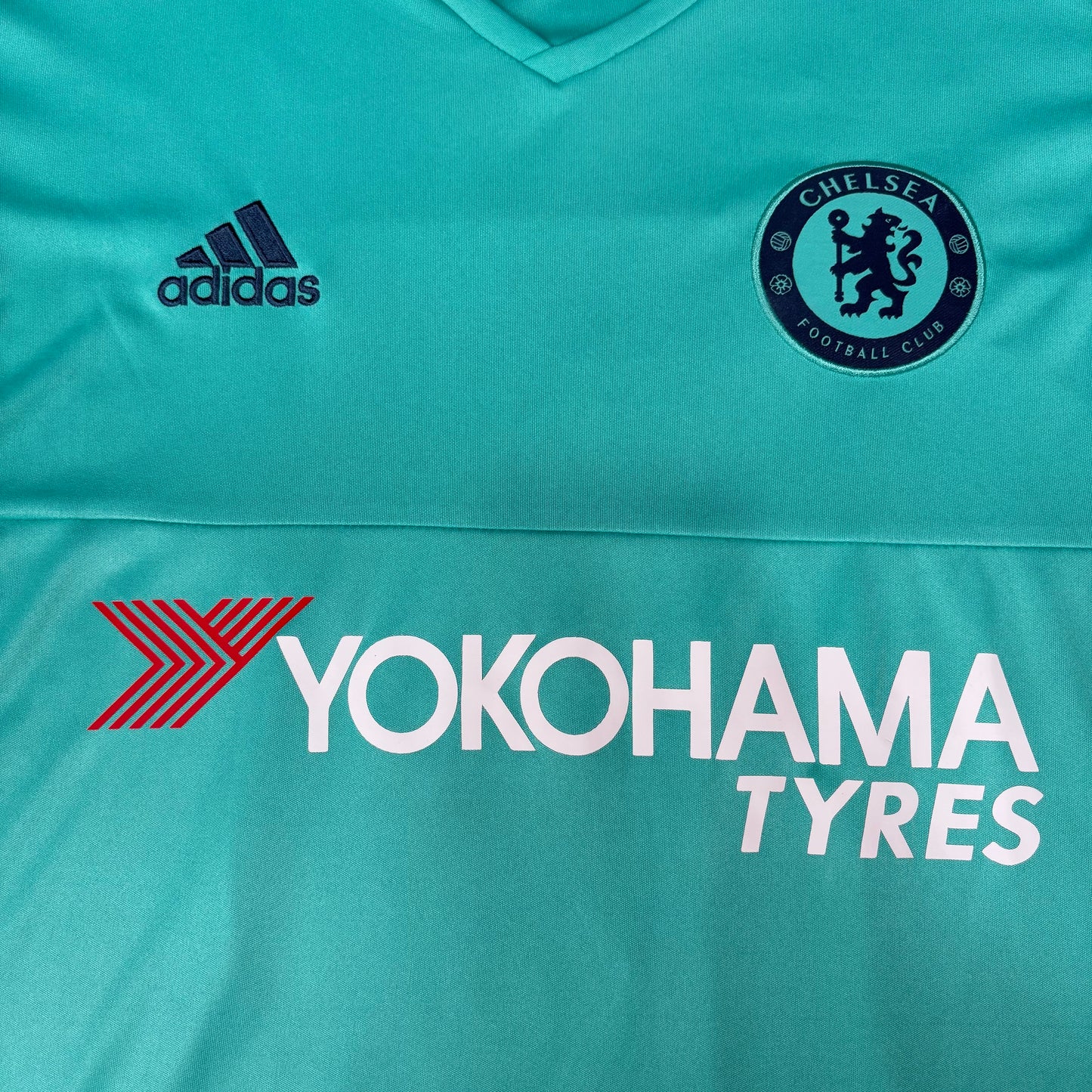 2015/16 Chelsea Goalkeeper Shirt - Curtois - M - New with Tag