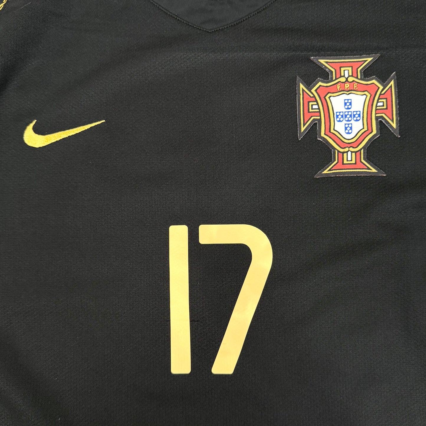 2006/07 Portugal Away Shirt - Cristiano Ronaldo - M