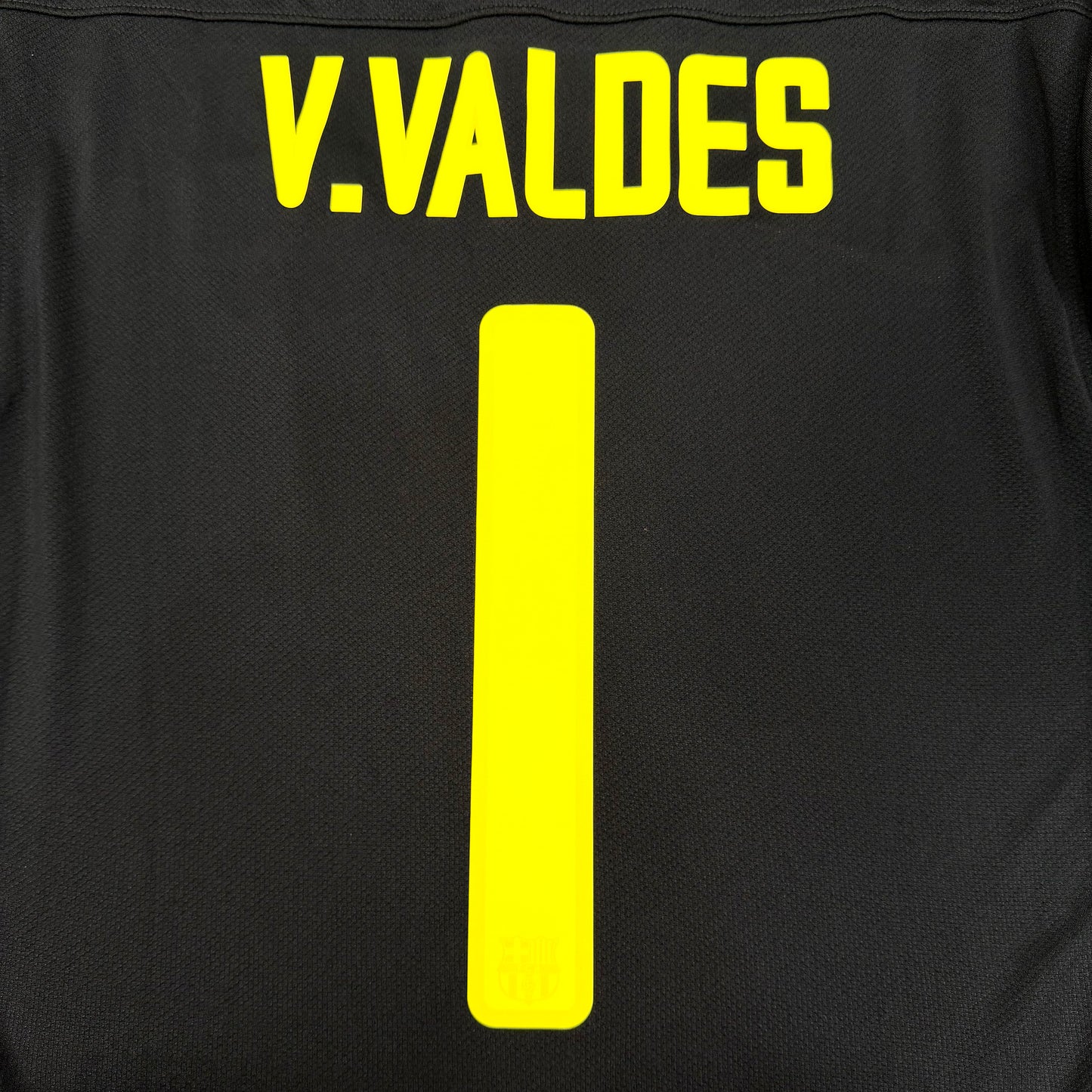 2008/09 Barcelona GK Shirt - Valdes - New with Tag - M