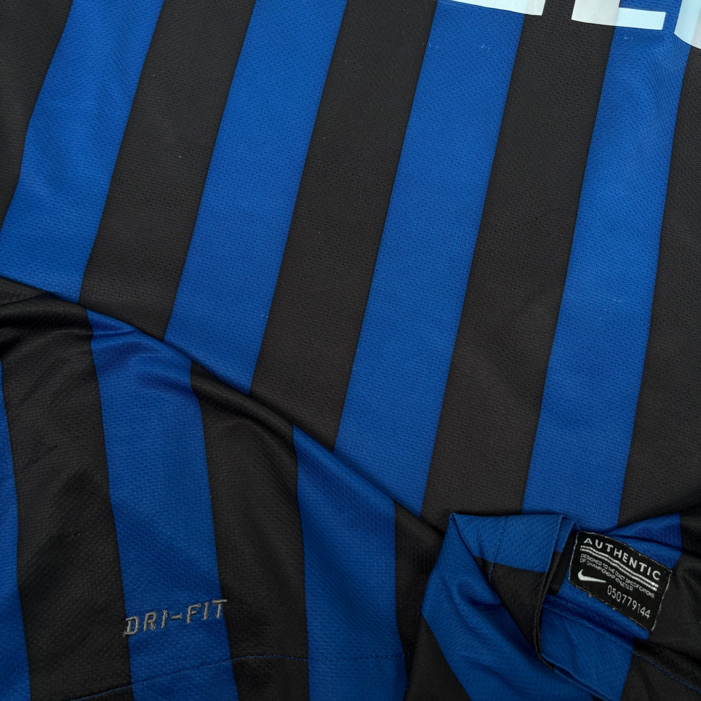 2011/12 Inter Milan Home Shirt - Forlan - XL