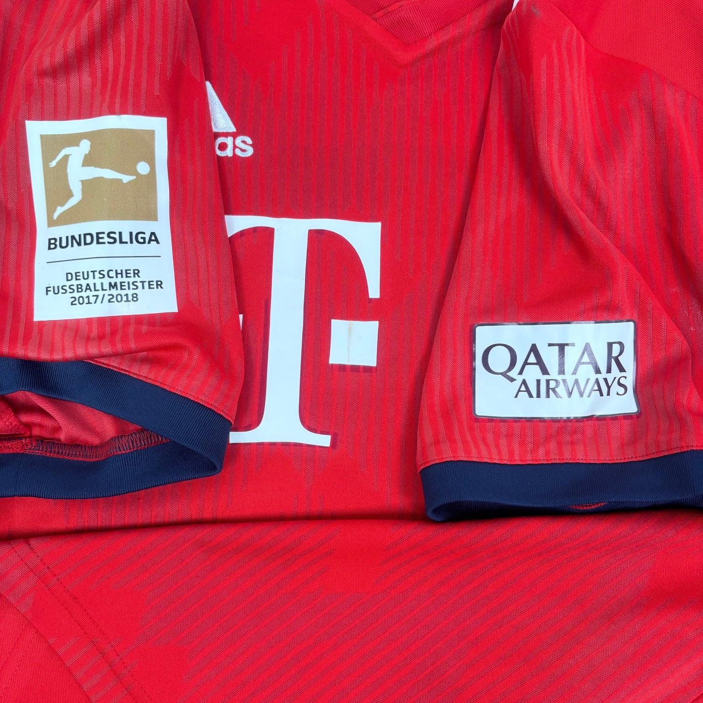2018/19 Bayern Munich Home Shirt - James