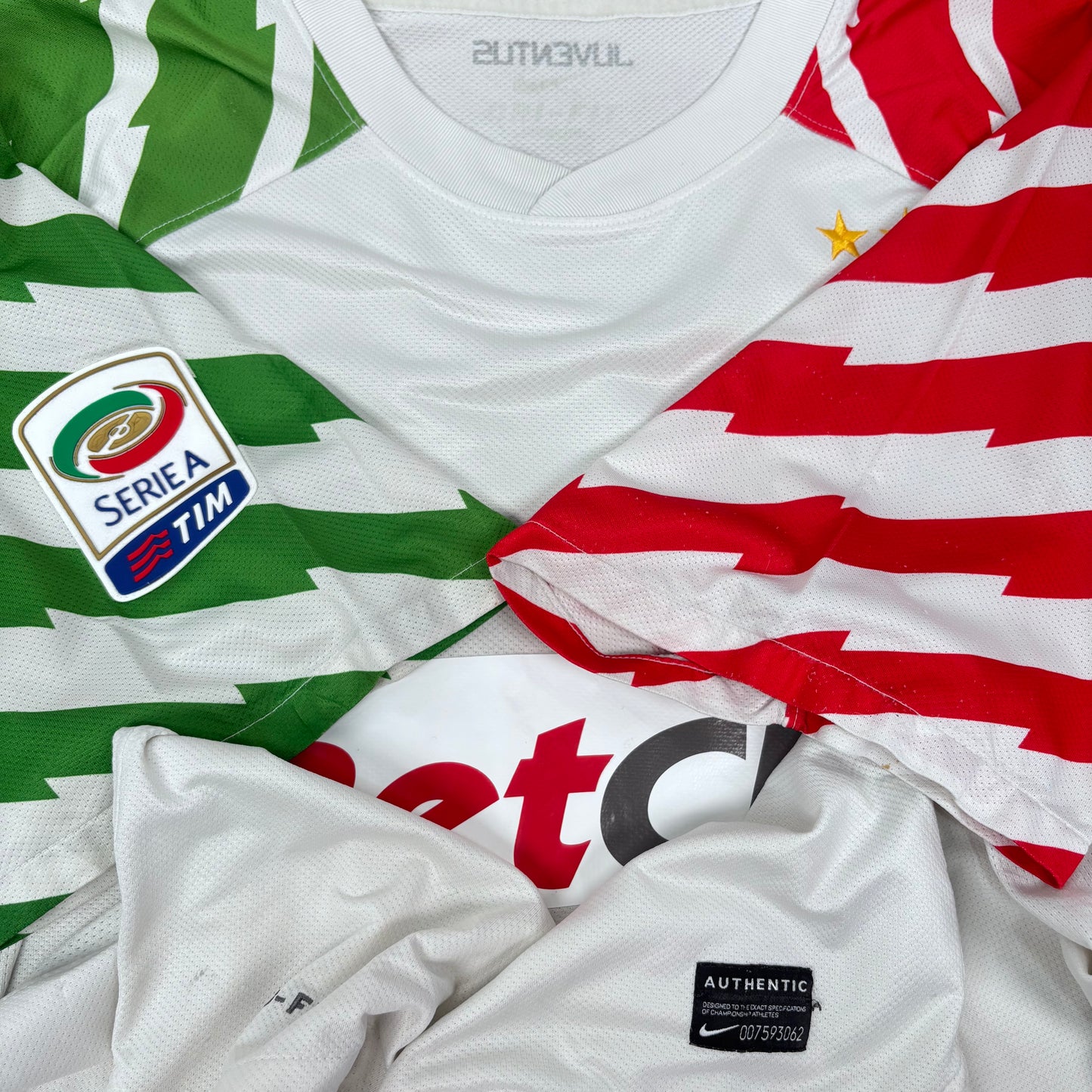 2011/12 Juventus Goalkeeper Shirt - Buffon - XL