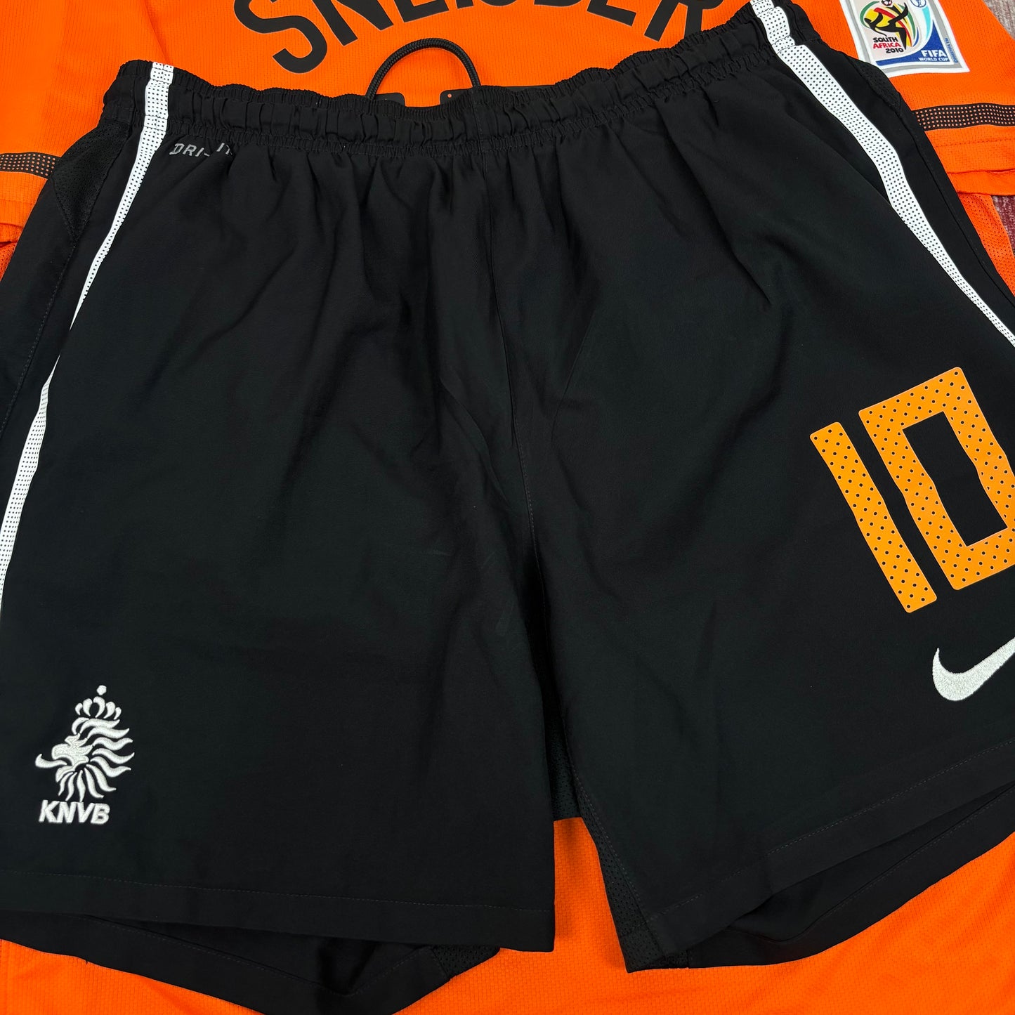2010/11 Netherlands Home Shirt with Short - Sneijder - M
