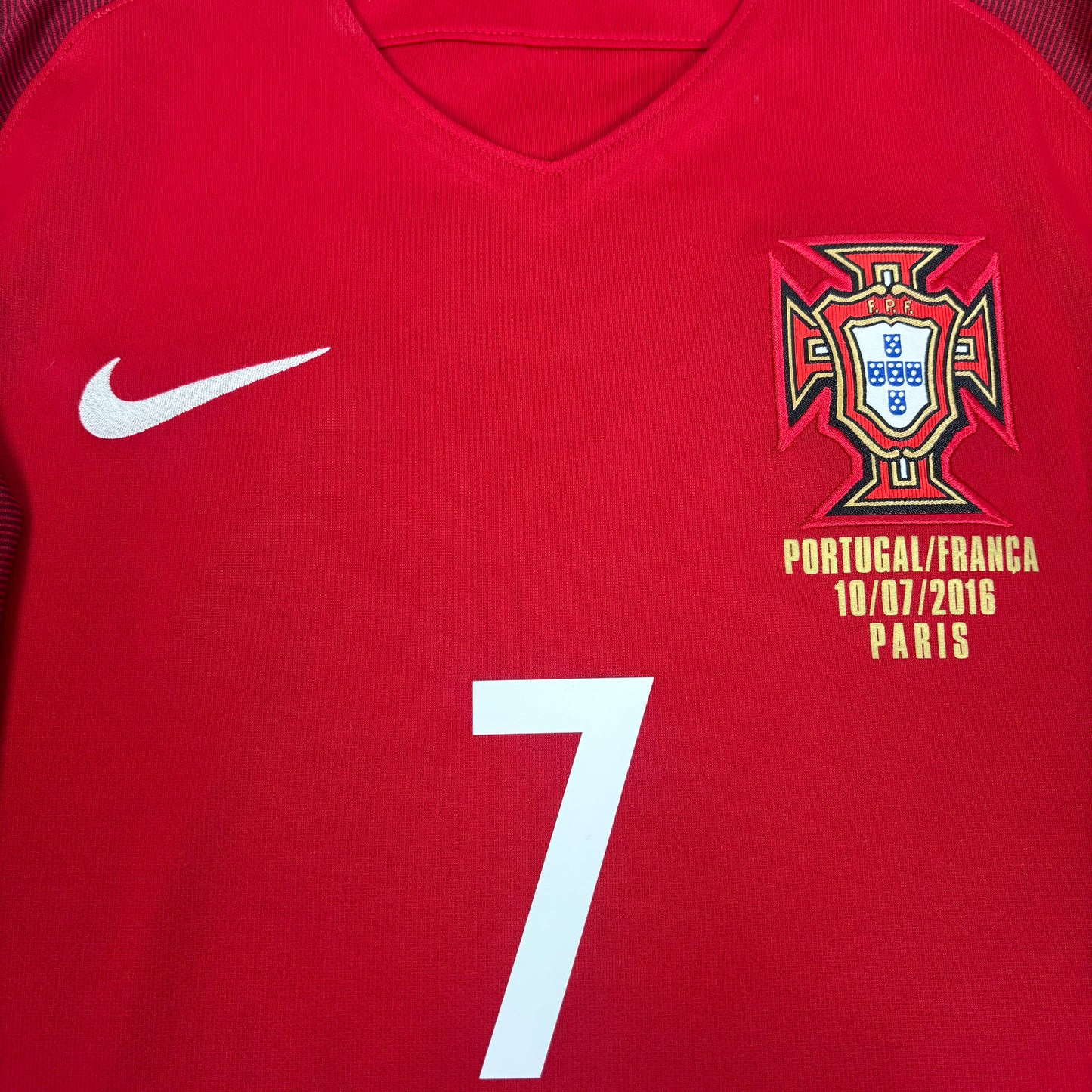 2016/17 Portugal Home Shirt - Cristiano Ronaldo - L