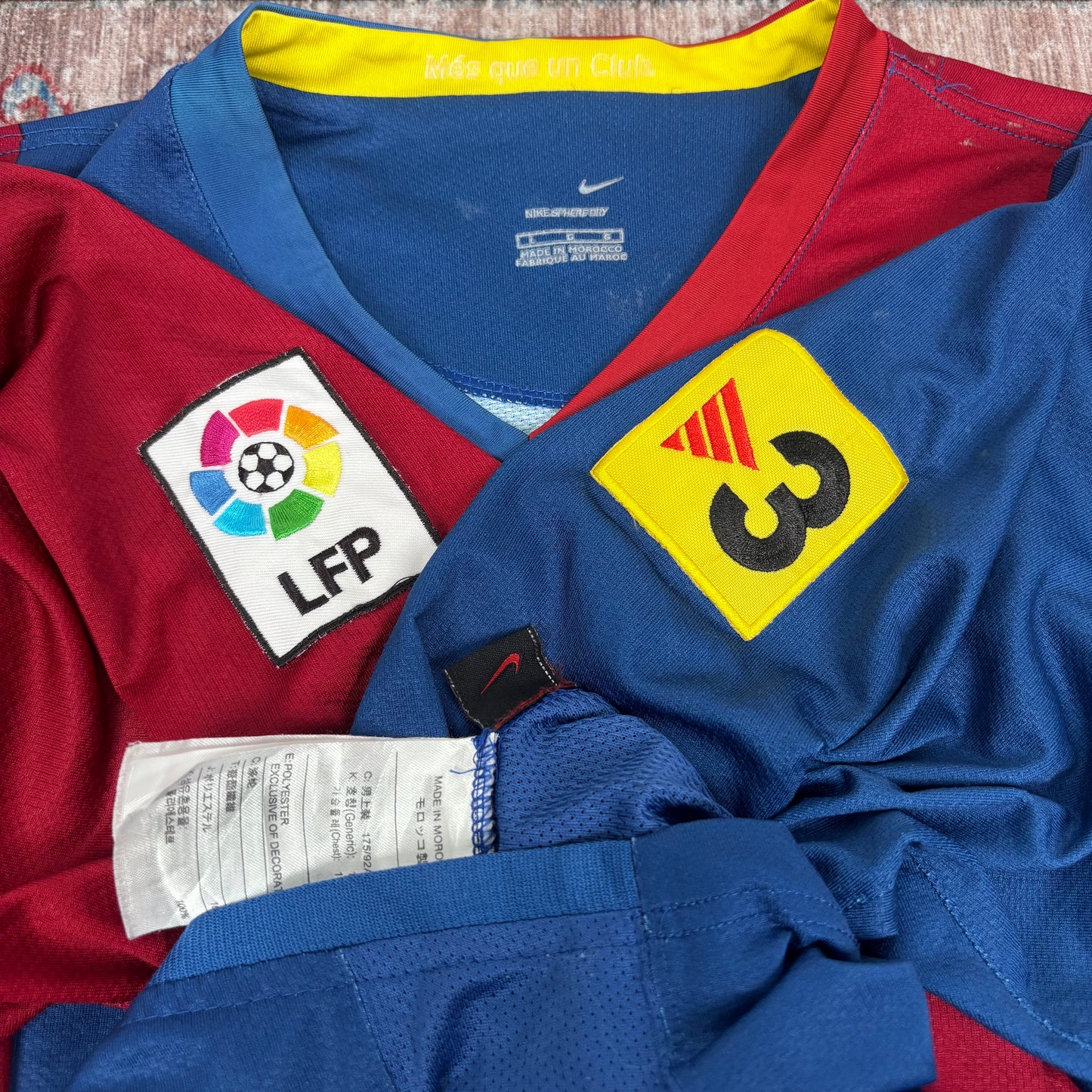 2008/09 Barcelona Home Longsleeve Shirt - Ronaldinho - L