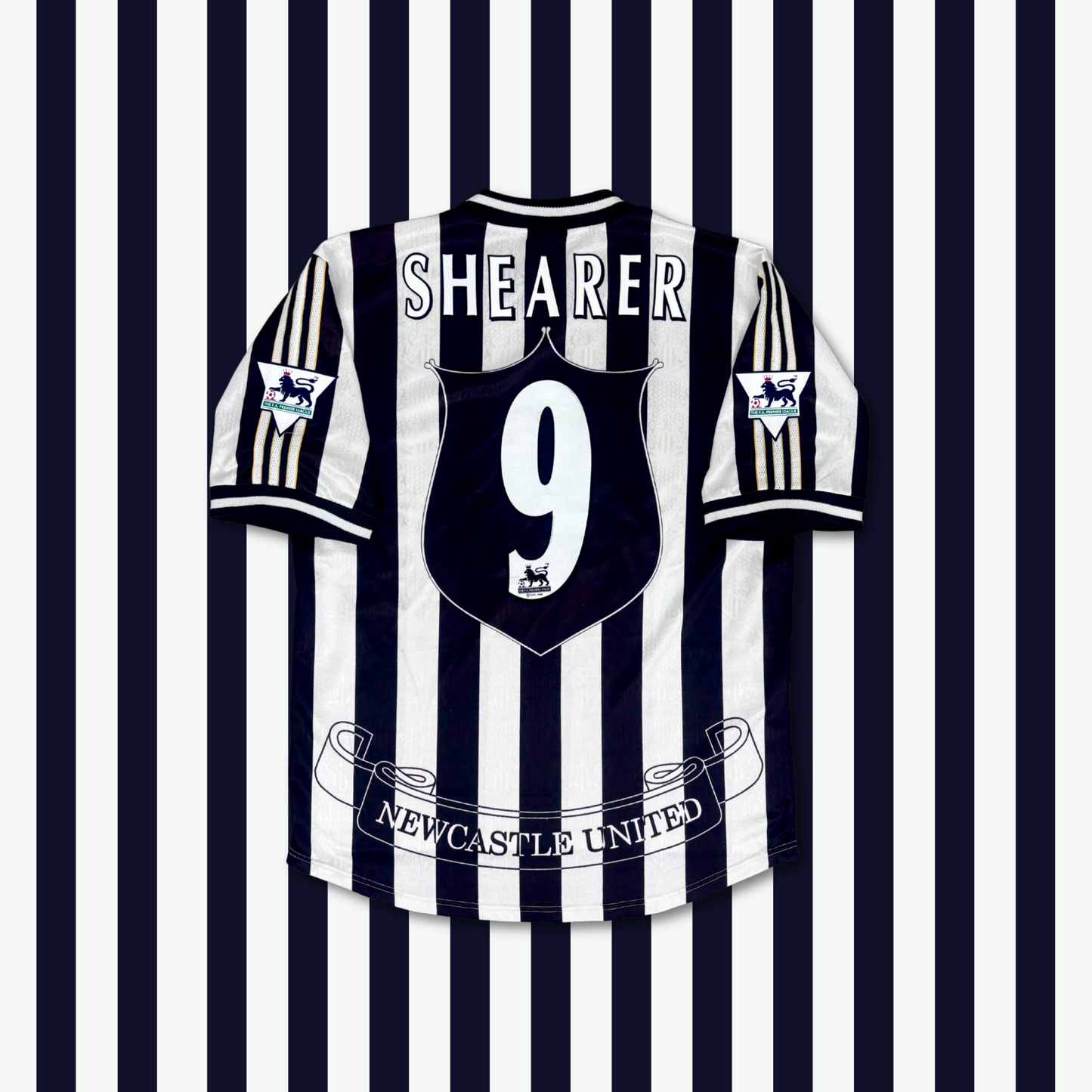 1997/98 Newcastle Home Shirt - Shearer - L