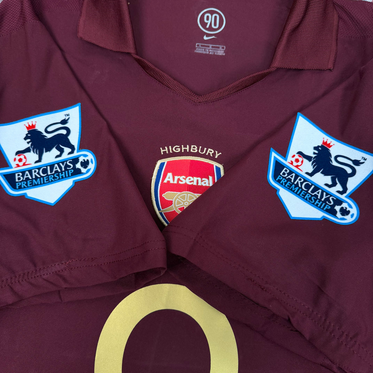 2005/06 Arsenal Home Shirt - Bergkamp - L