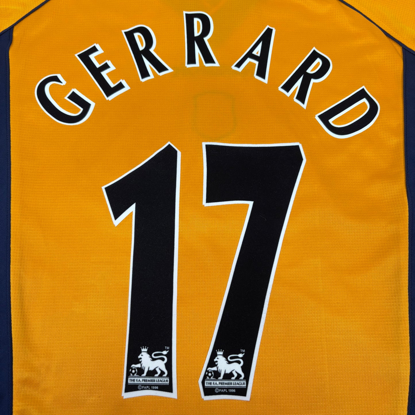 2001/02 Liverpool Third Shirt - Gerrard - L