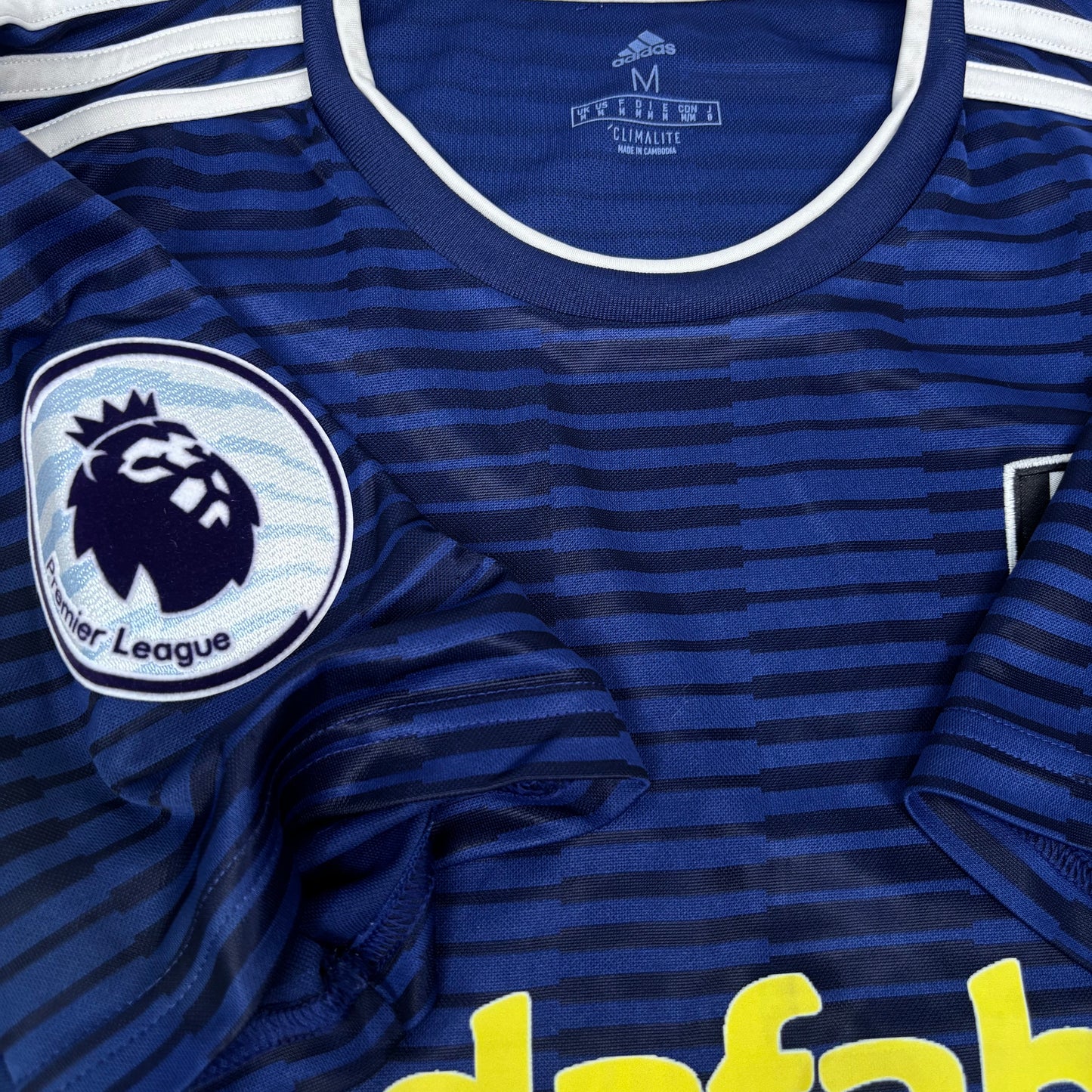 2018/19 Fulham Away Shirt - Elliot - M