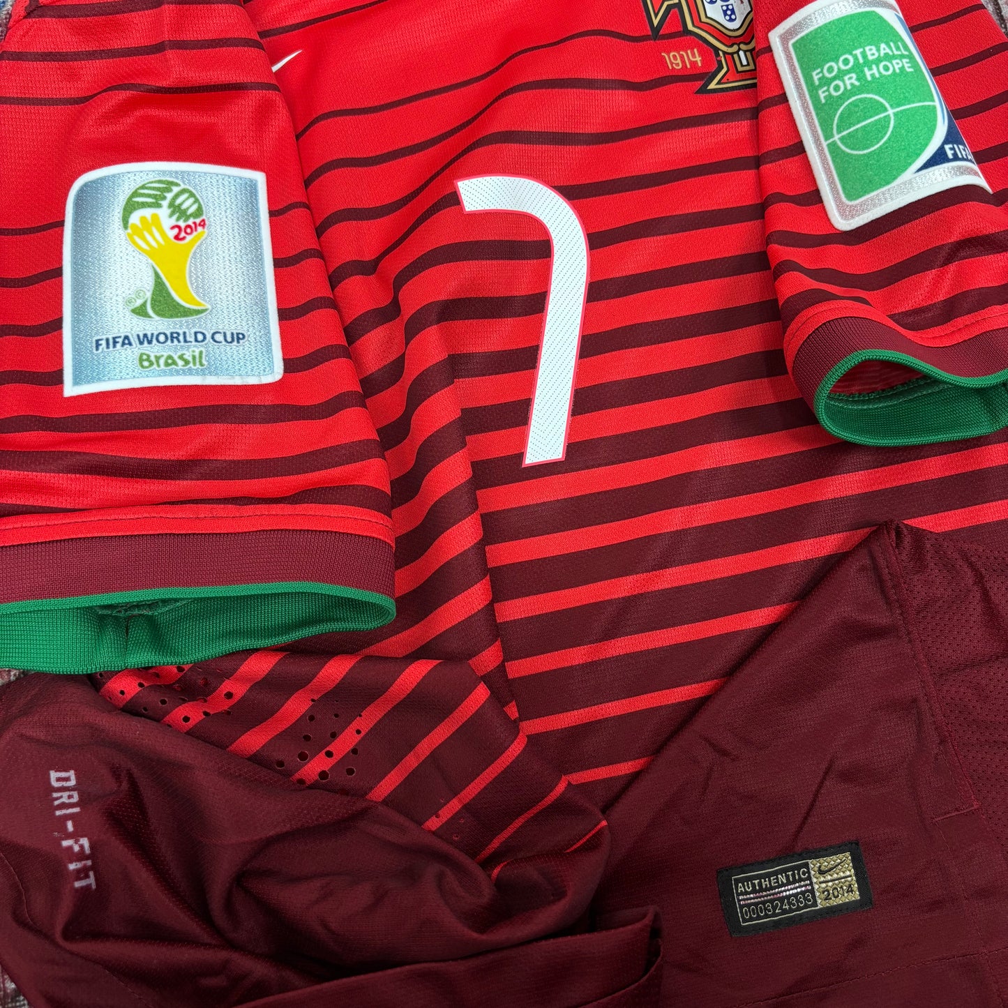 2014/15 Portugal Home Shirt Player Issue - Ronaldo - M