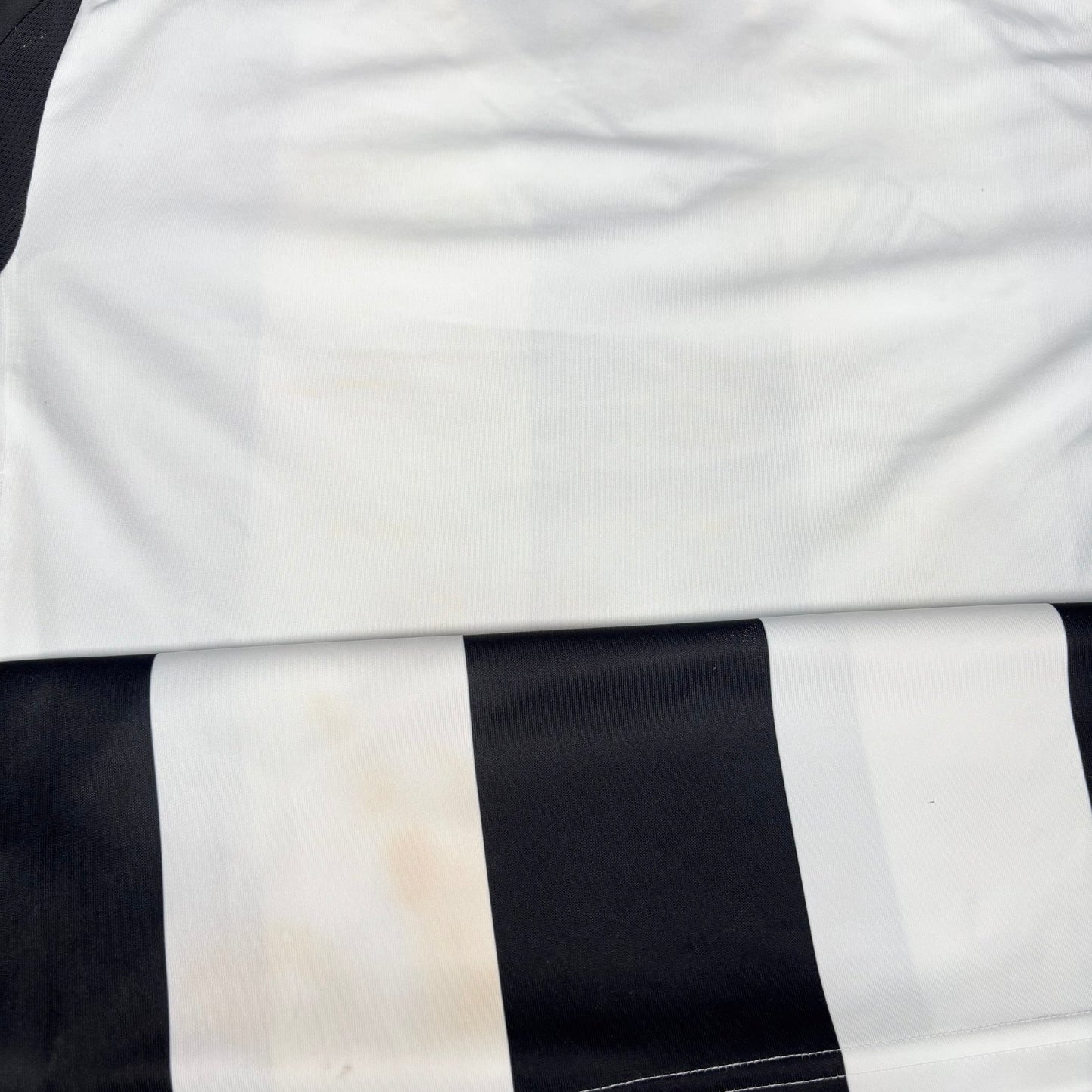 2024/25 Newcastle Home Signed Shirt - M - New with Tag