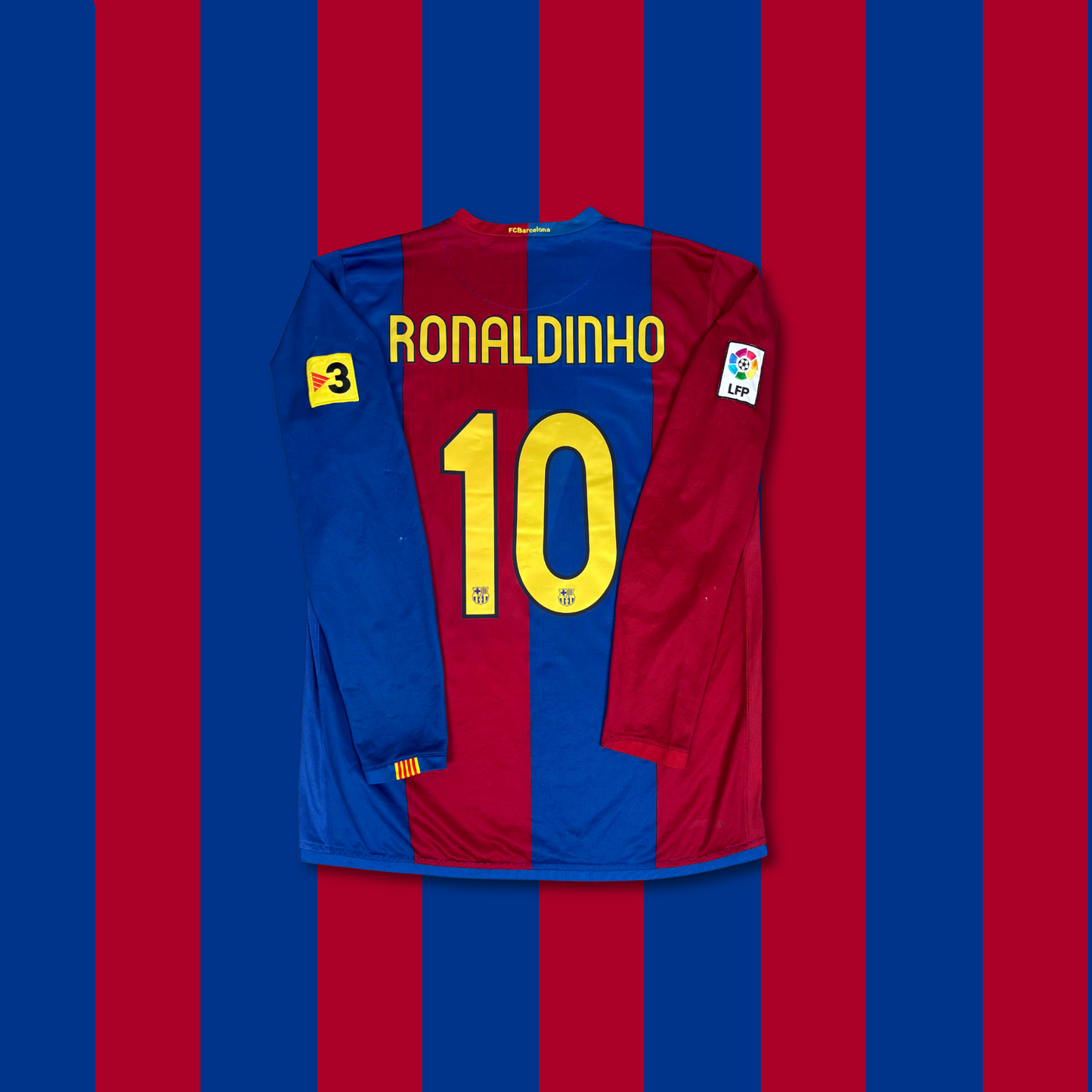 2008/09 Barcelona Home Longsleeve Shirt - Ronaldinho - L